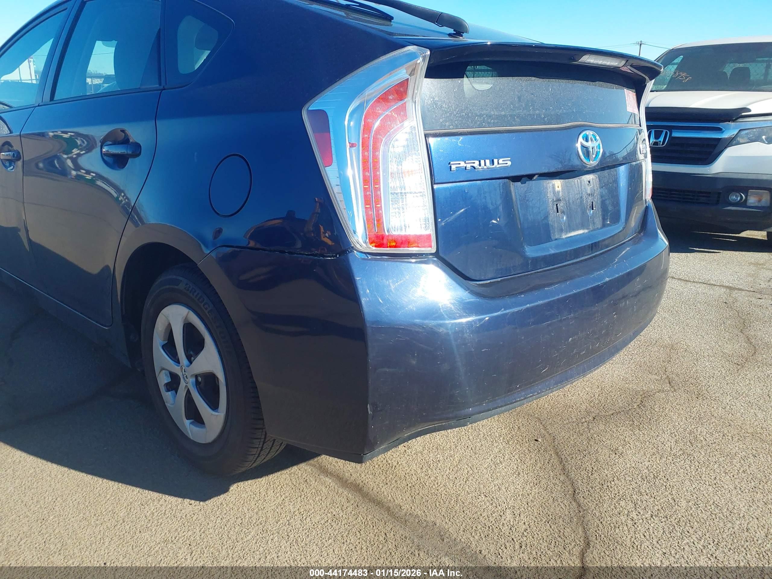 TOYOTA PRIUS image 6