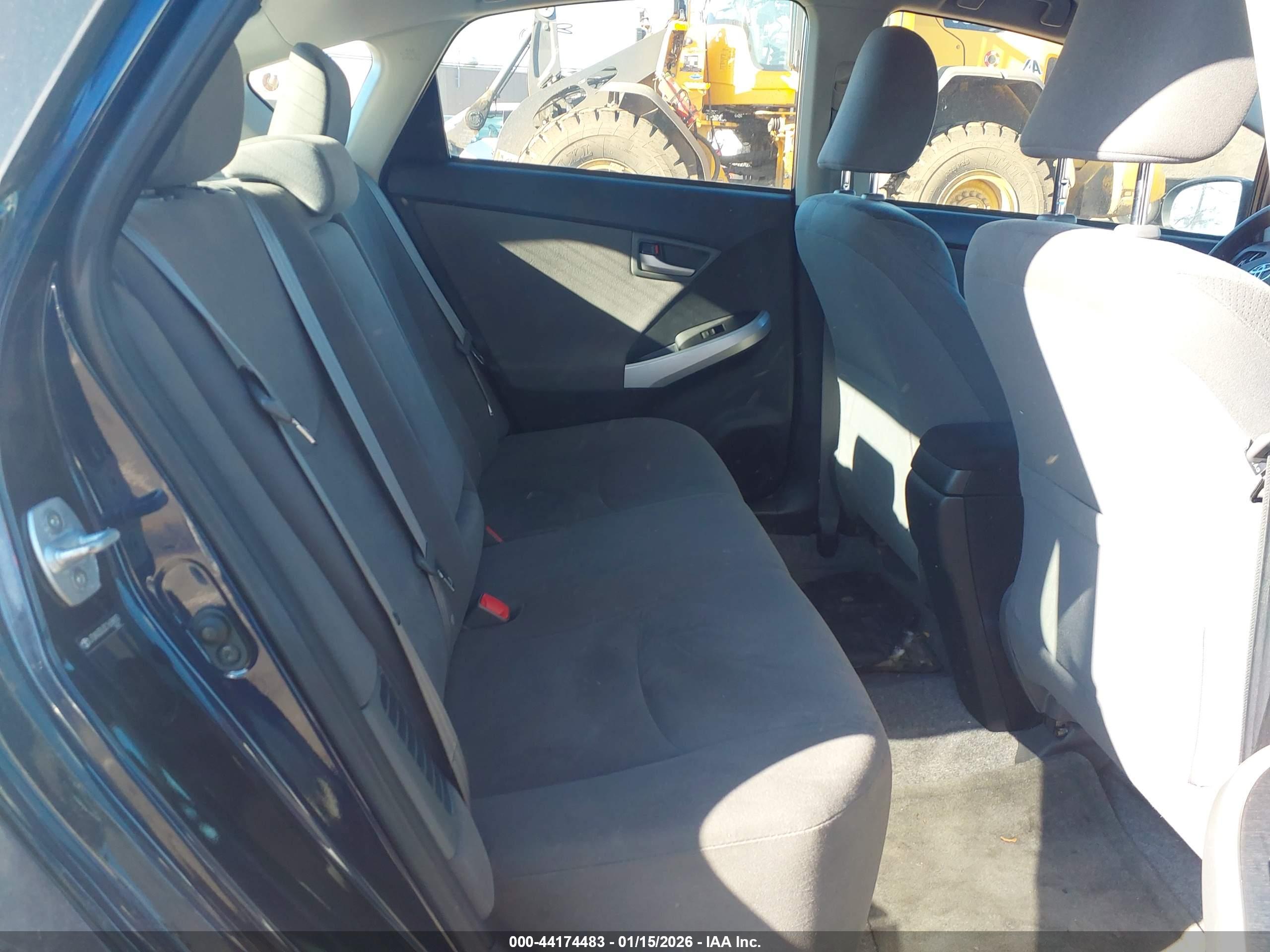 TOYOTA PRIUS image 8