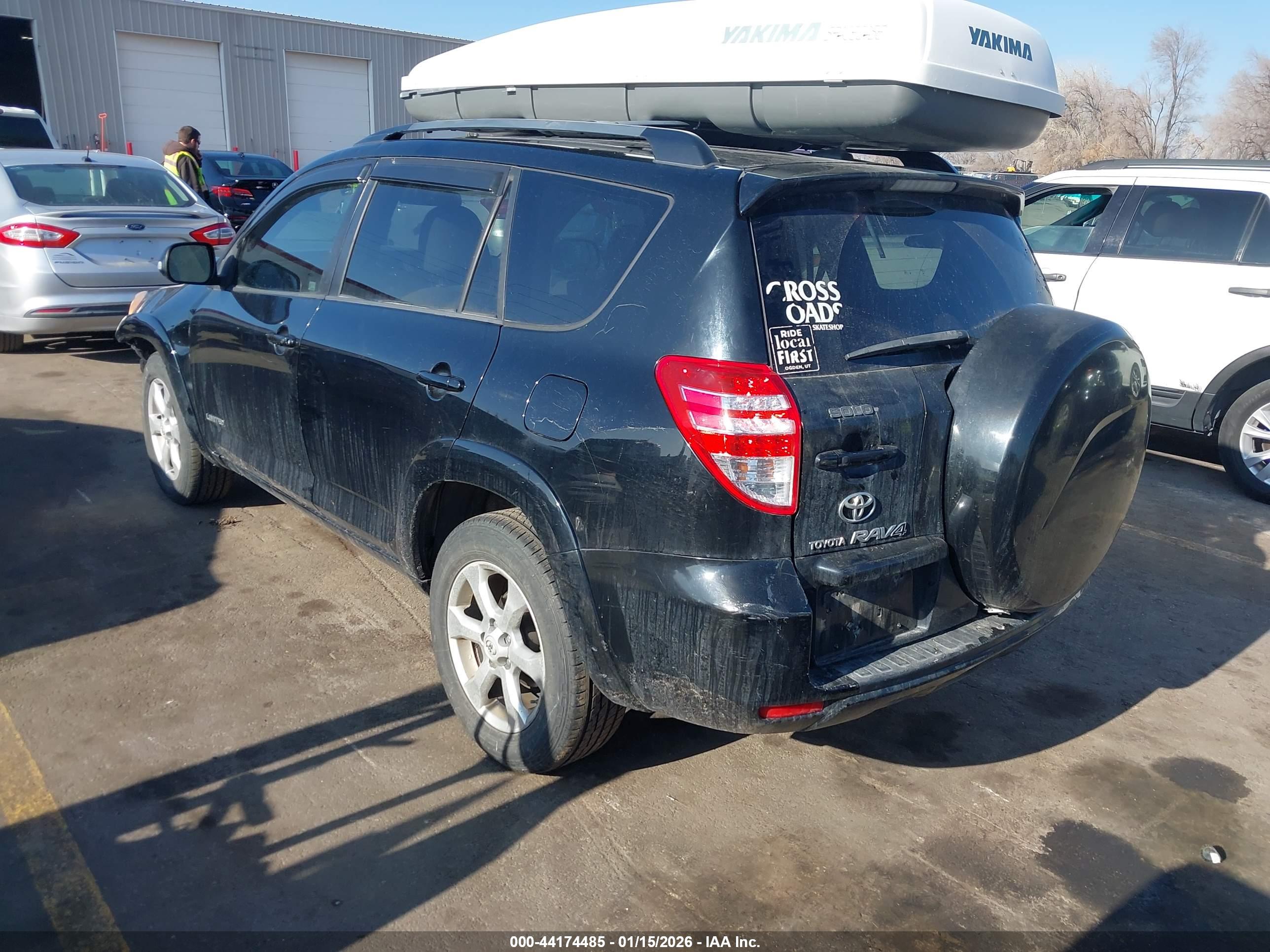 TOYOTA RAV4 image 3