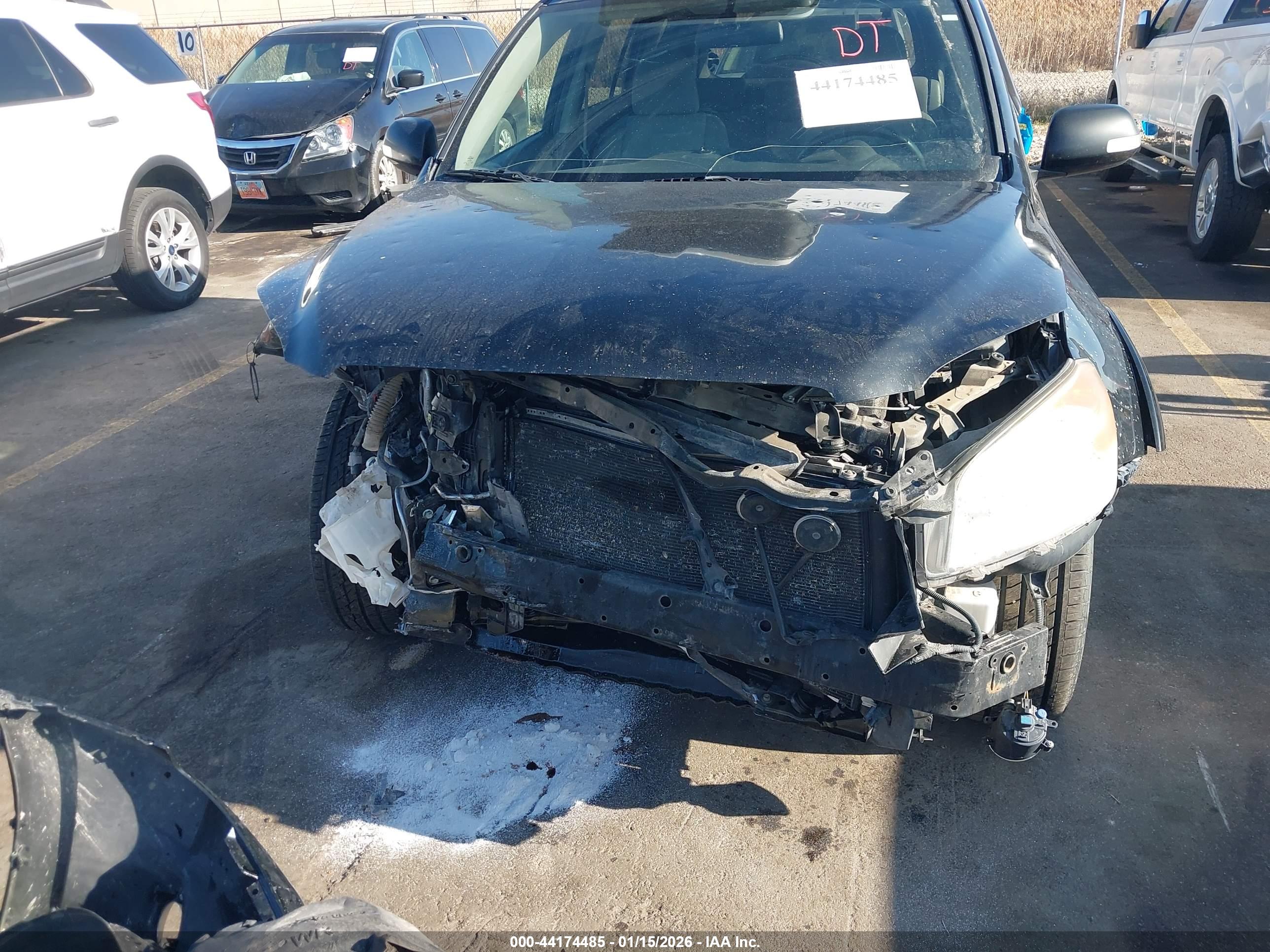 TOYOTA RAV4 image 6