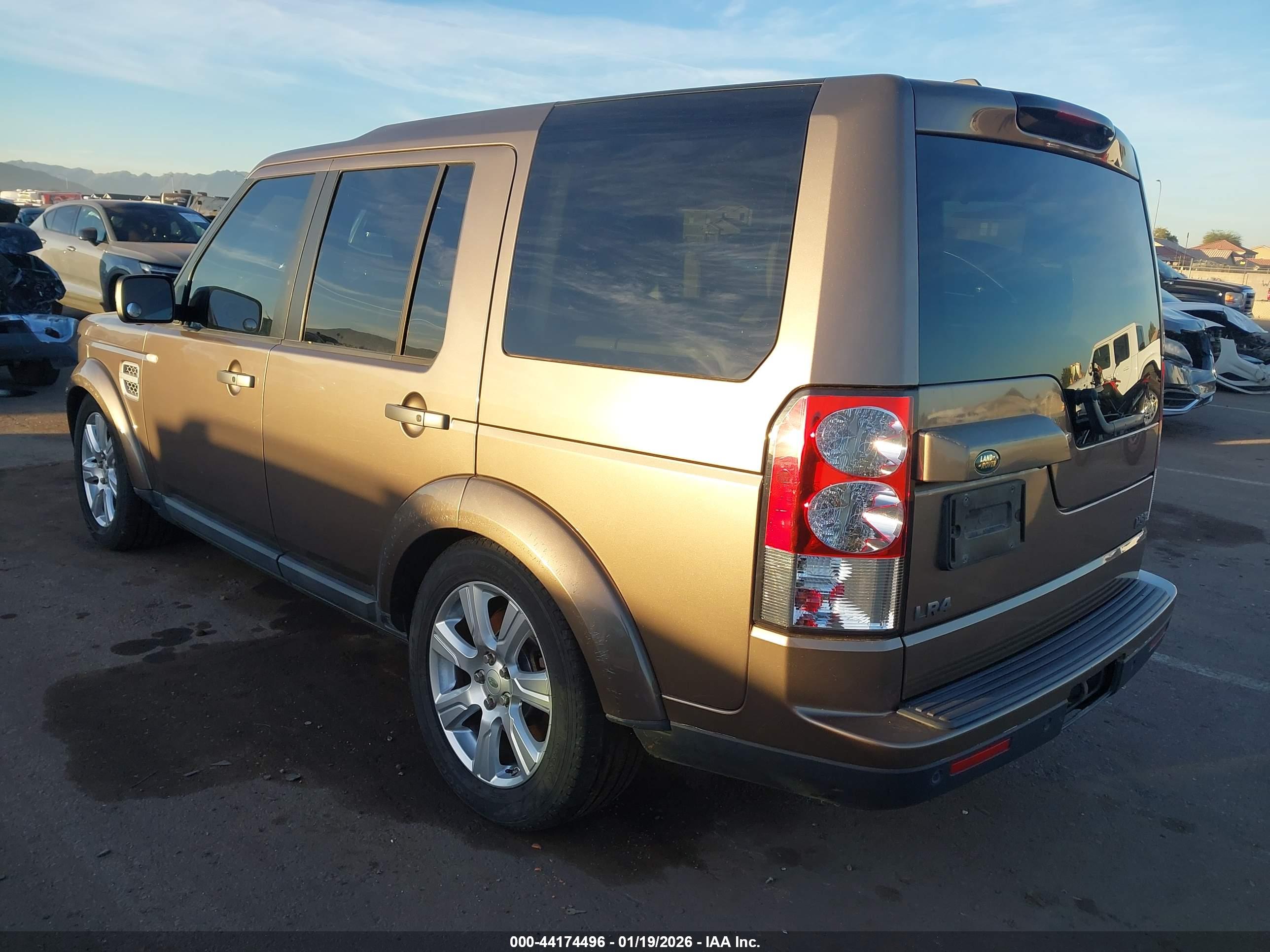 LAND ROVER image 3