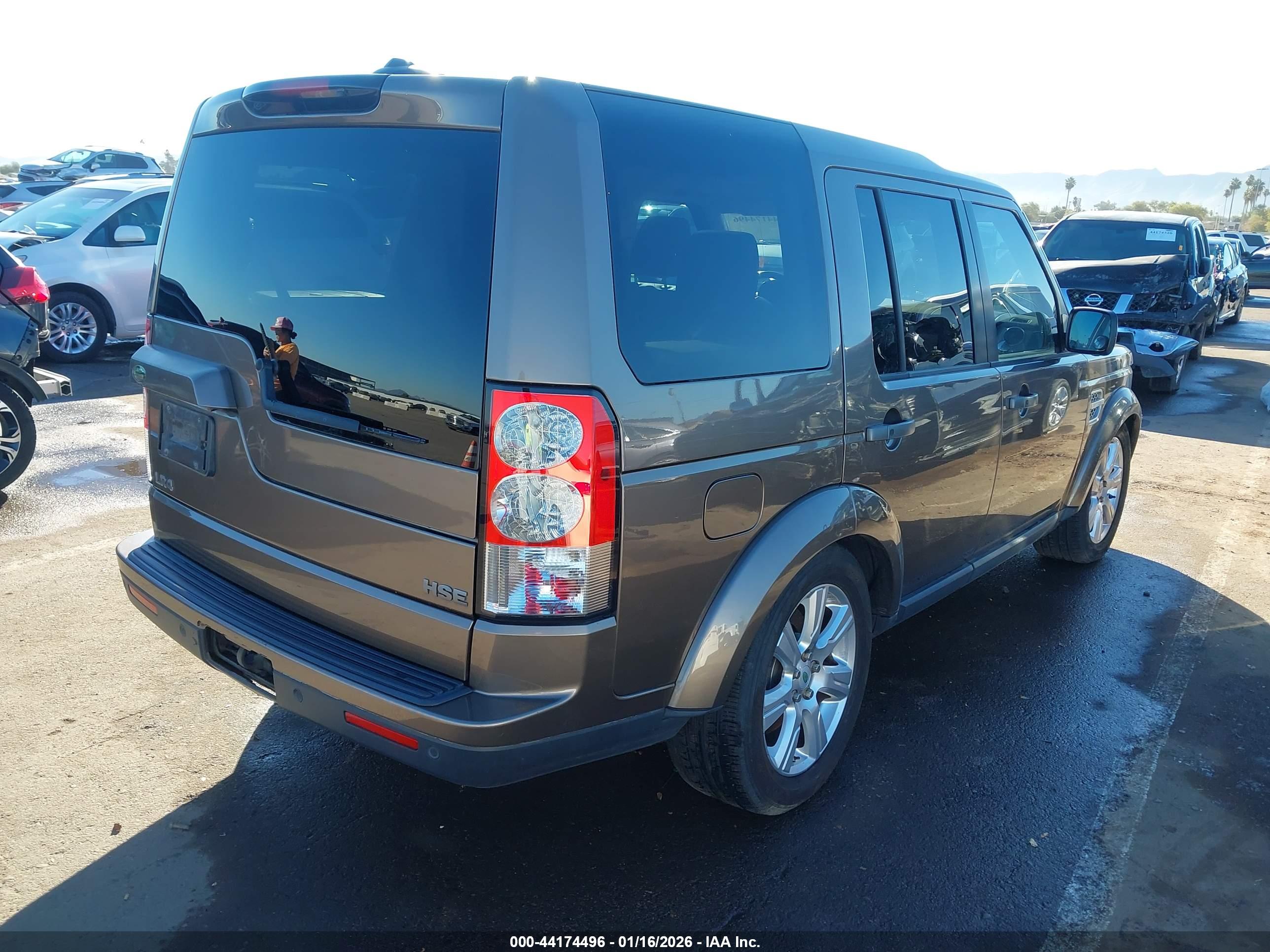 LAND ROVER image 4