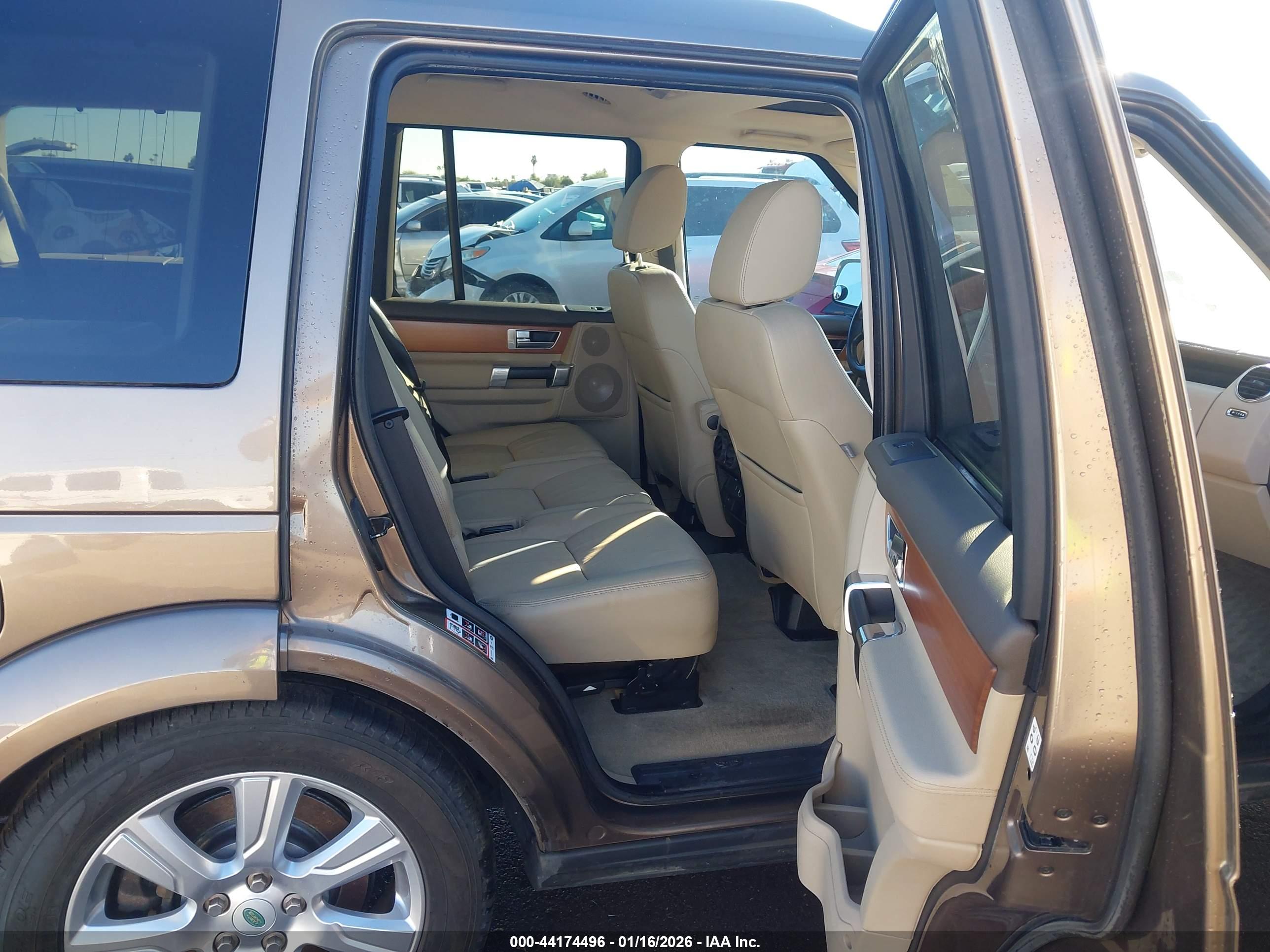 LAND ROVER image 8