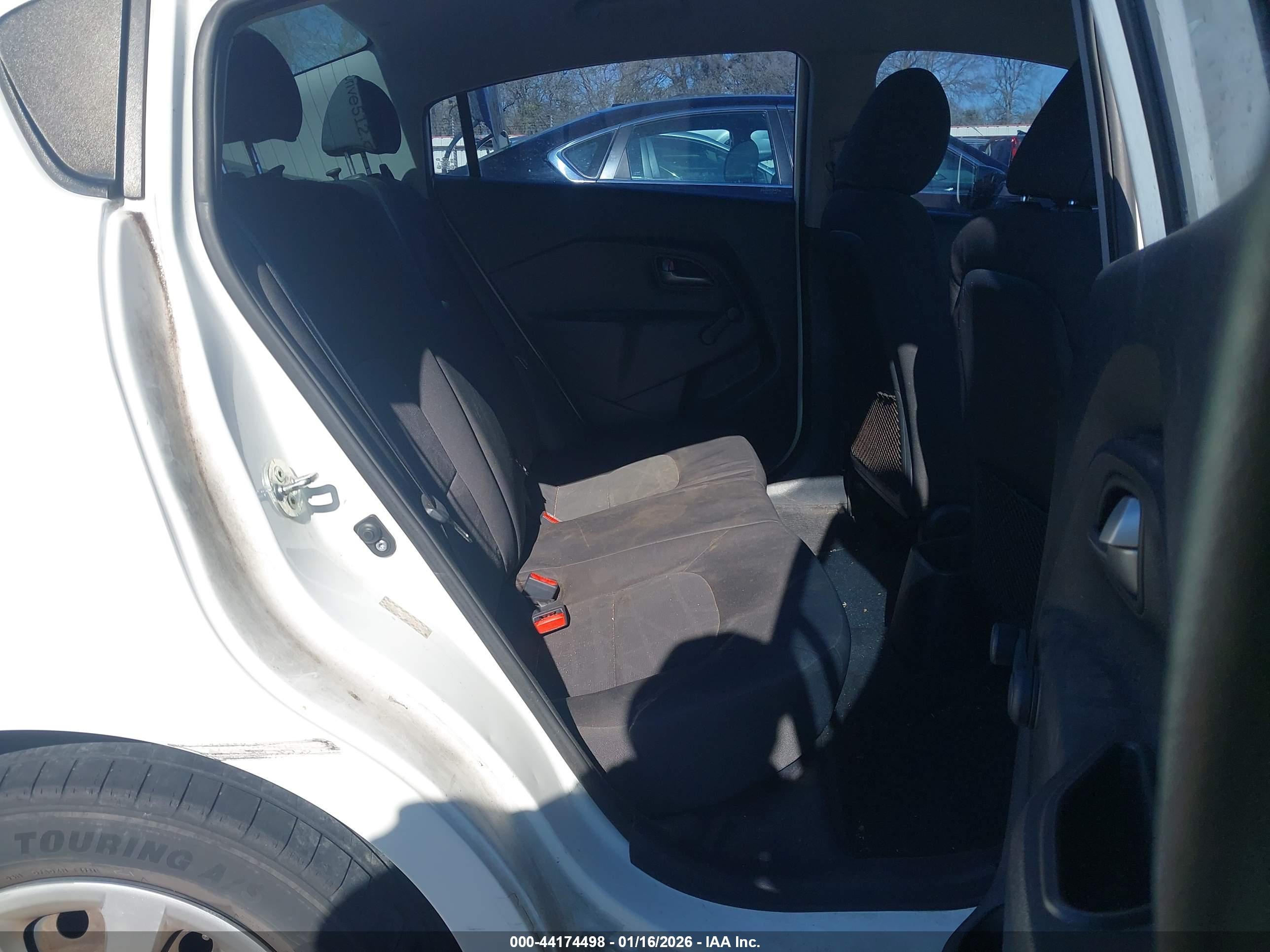 KIA RIO image 8