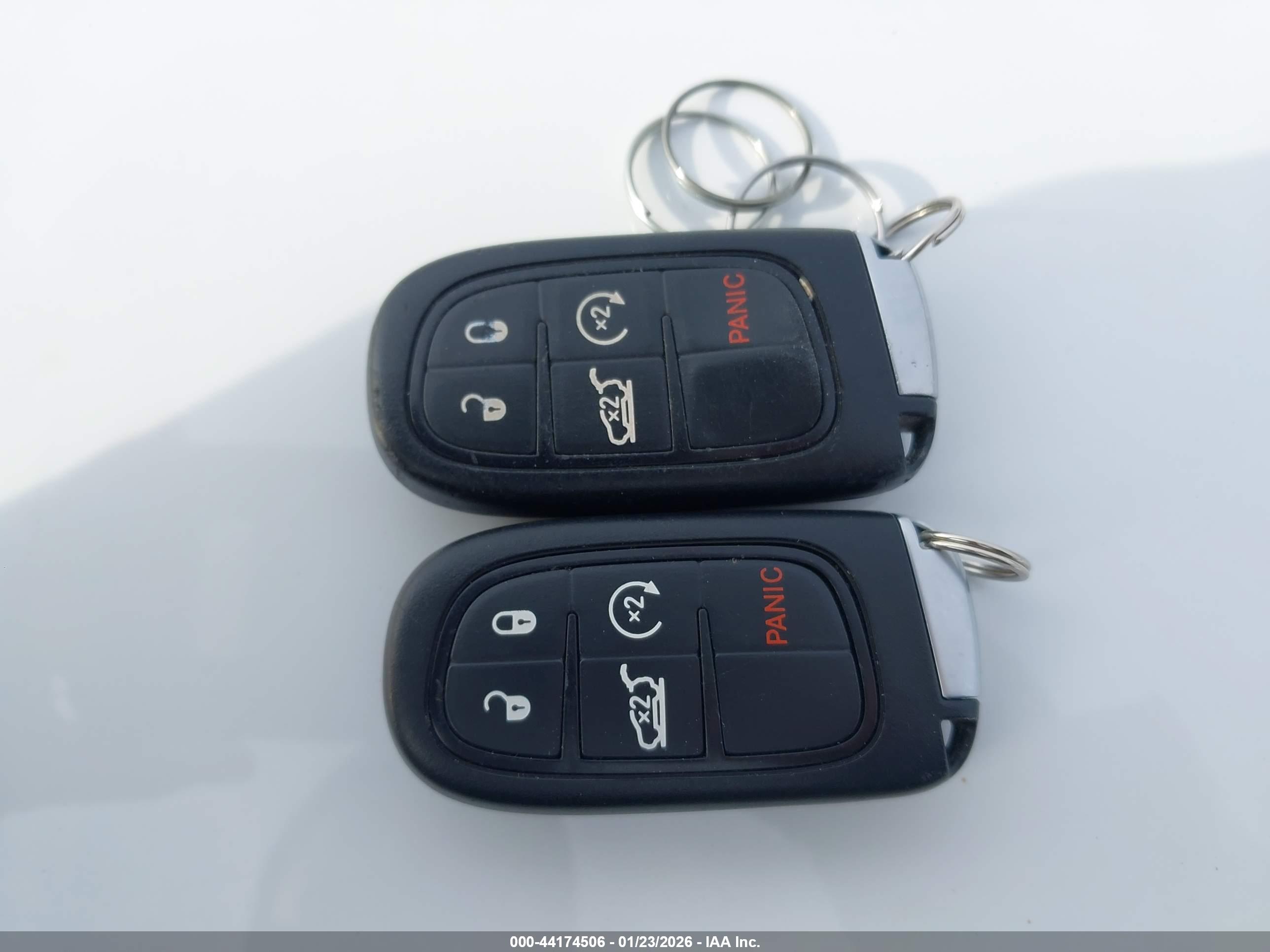 JEEP CHEROKEE image 11