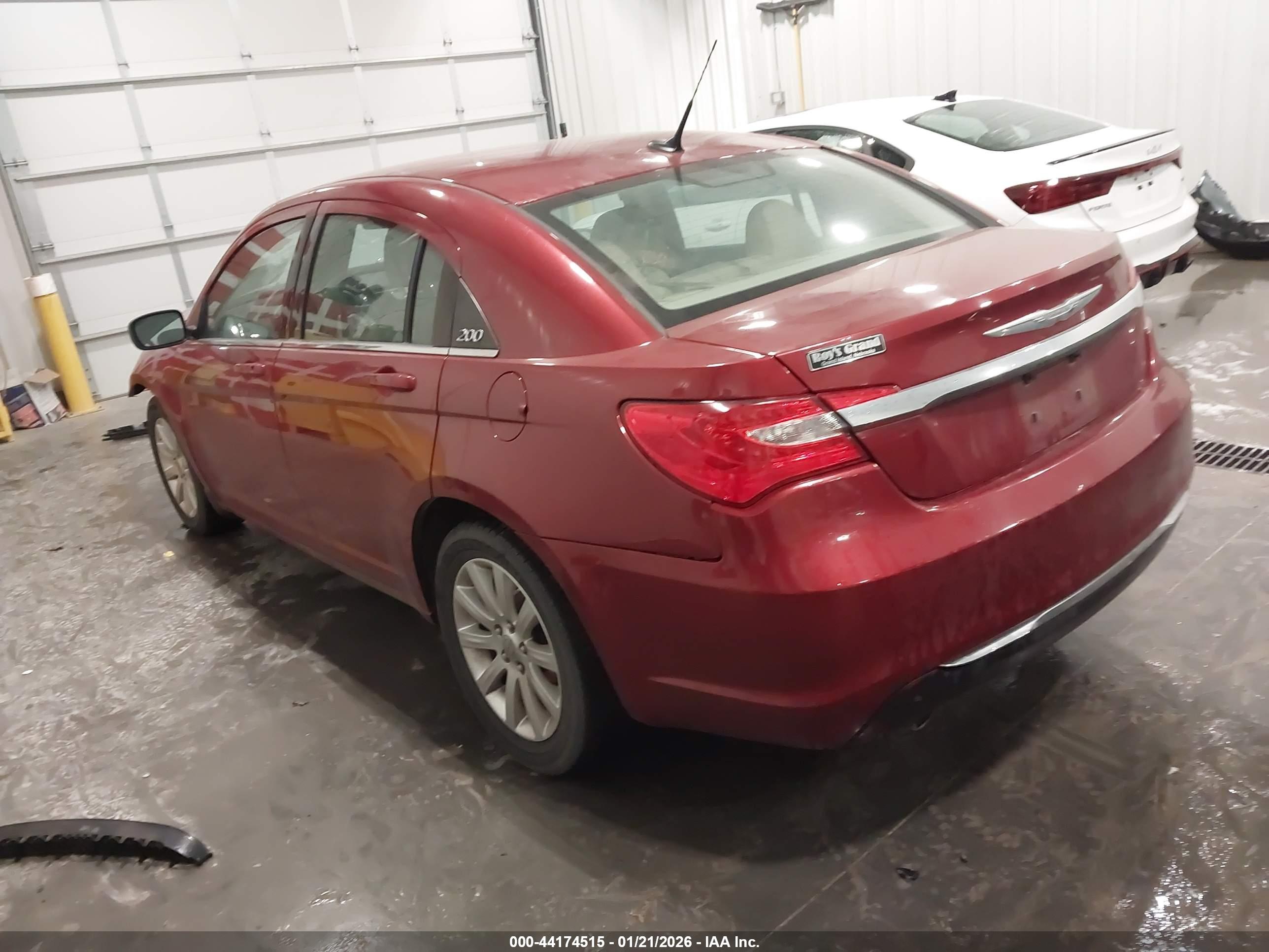 CHRYSLER 200 image 3