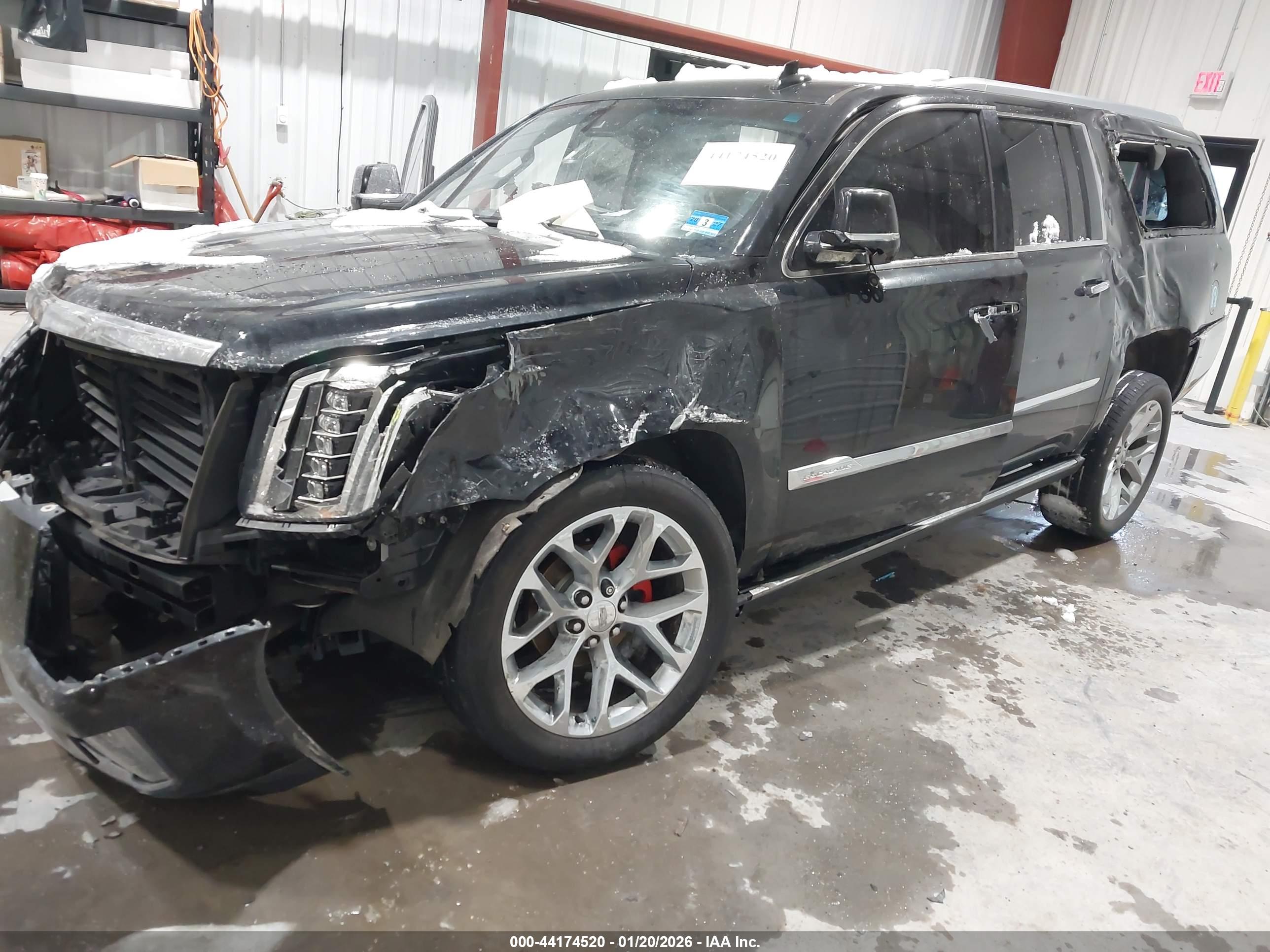 CADILLAC ESCALADE image 2