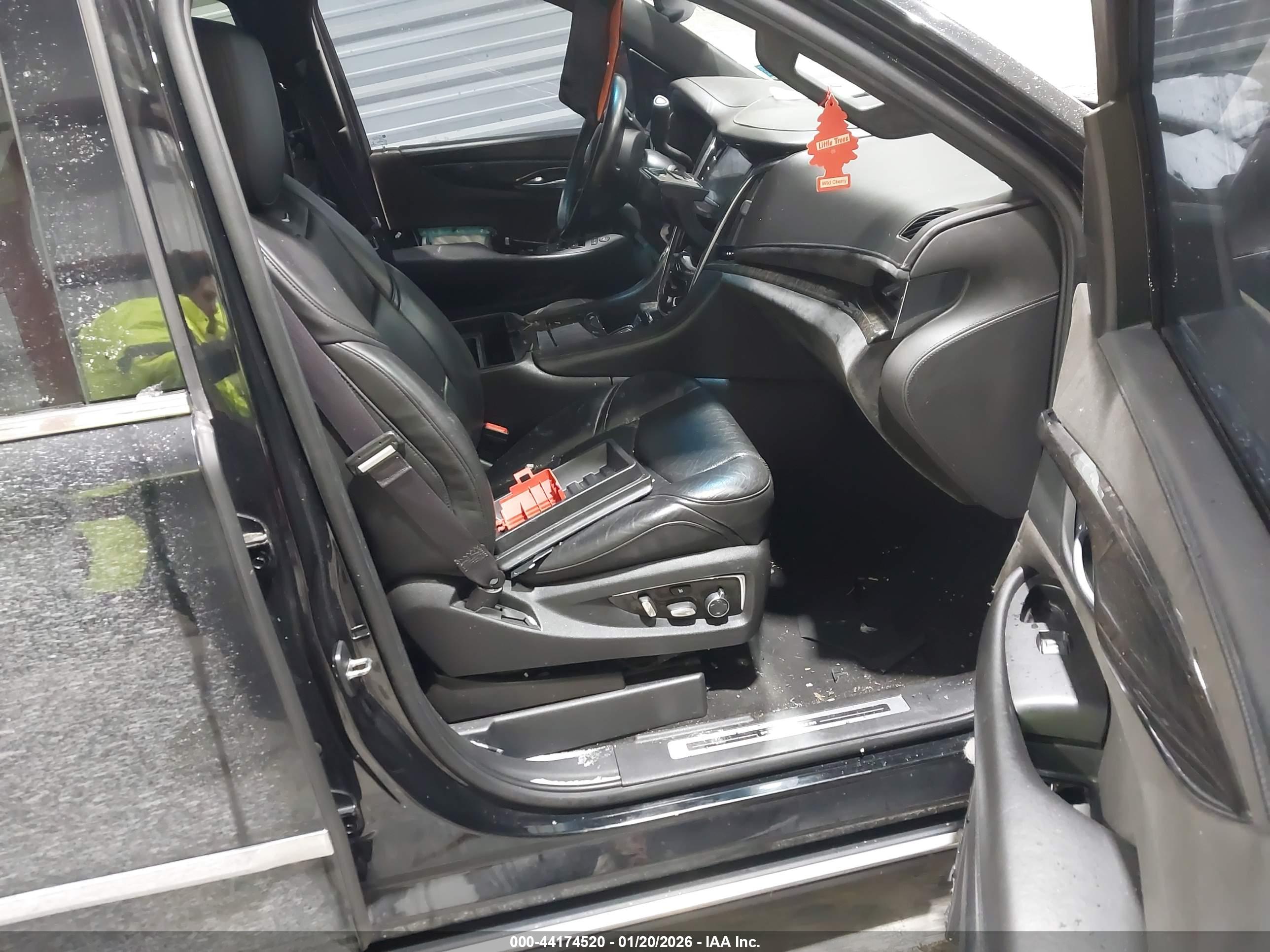 CADILLAC ESCALADE image 5