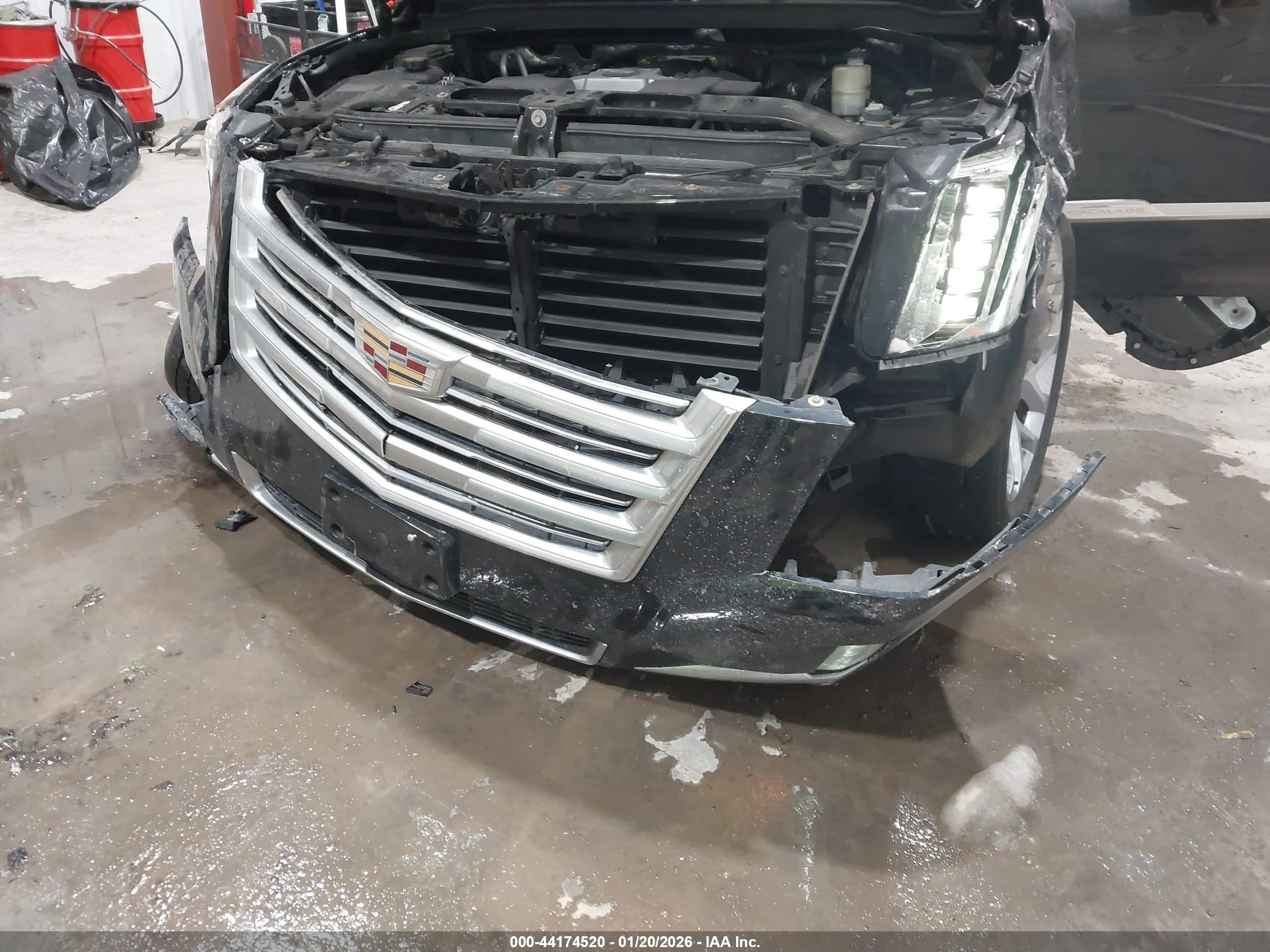 CADILLAC ESCALADE image 6