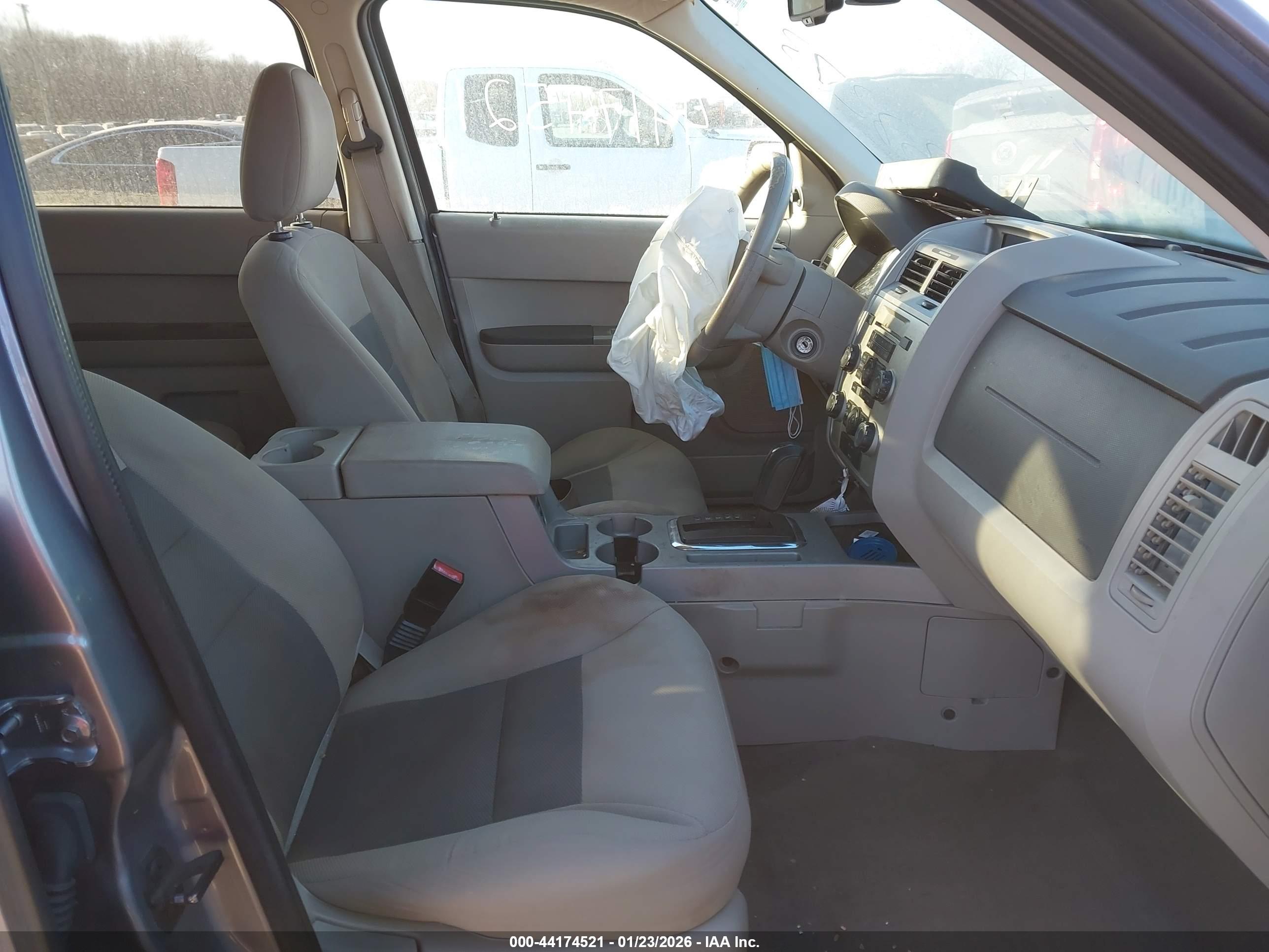 FORD ESCAPE image 5