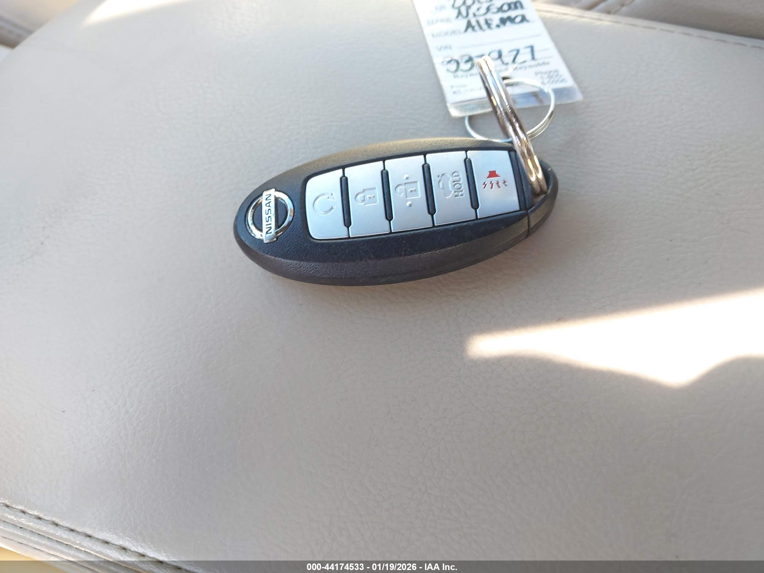 NISSAN ALTIMA image 11