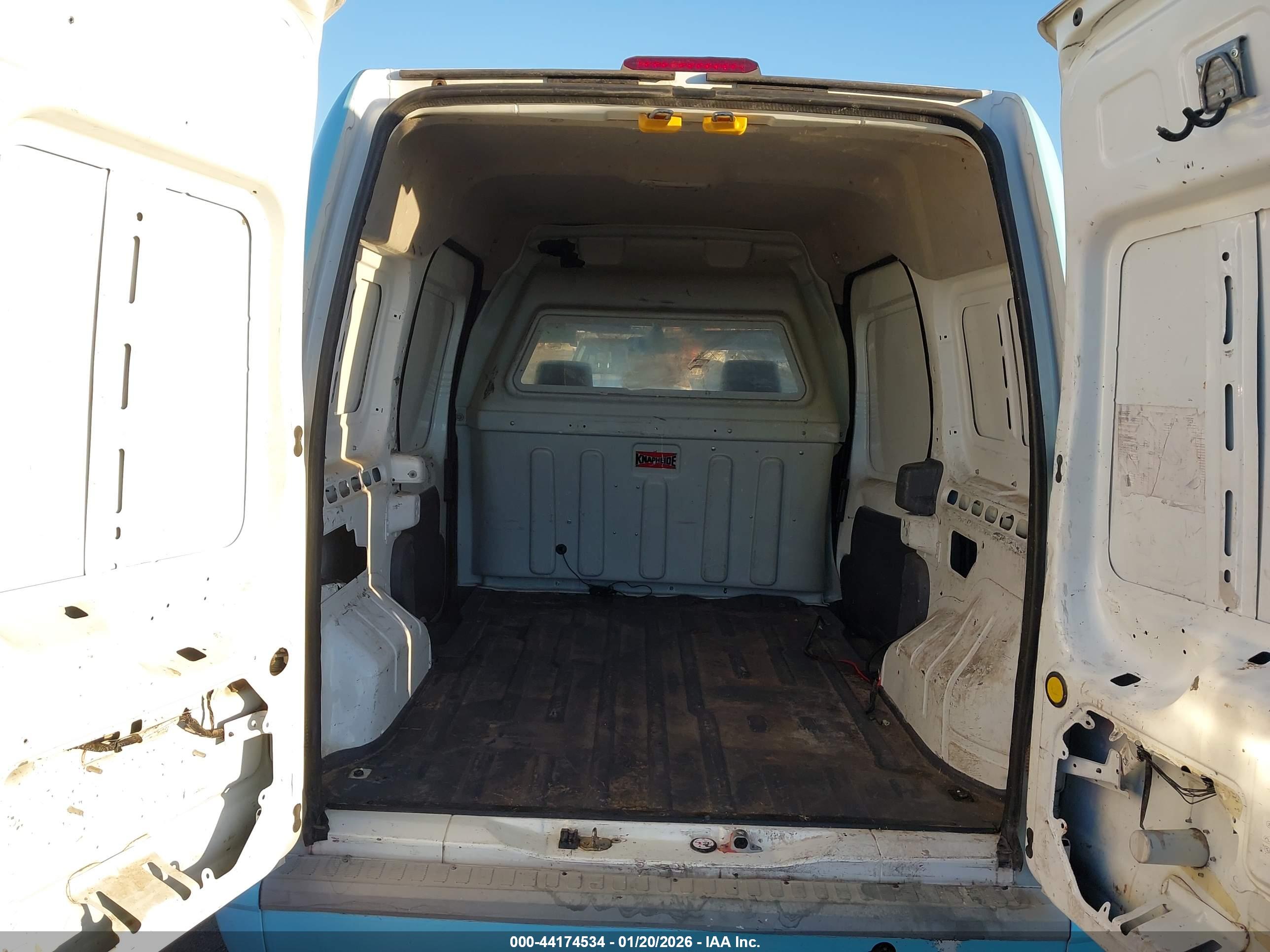 FORD TRANSIT image 8