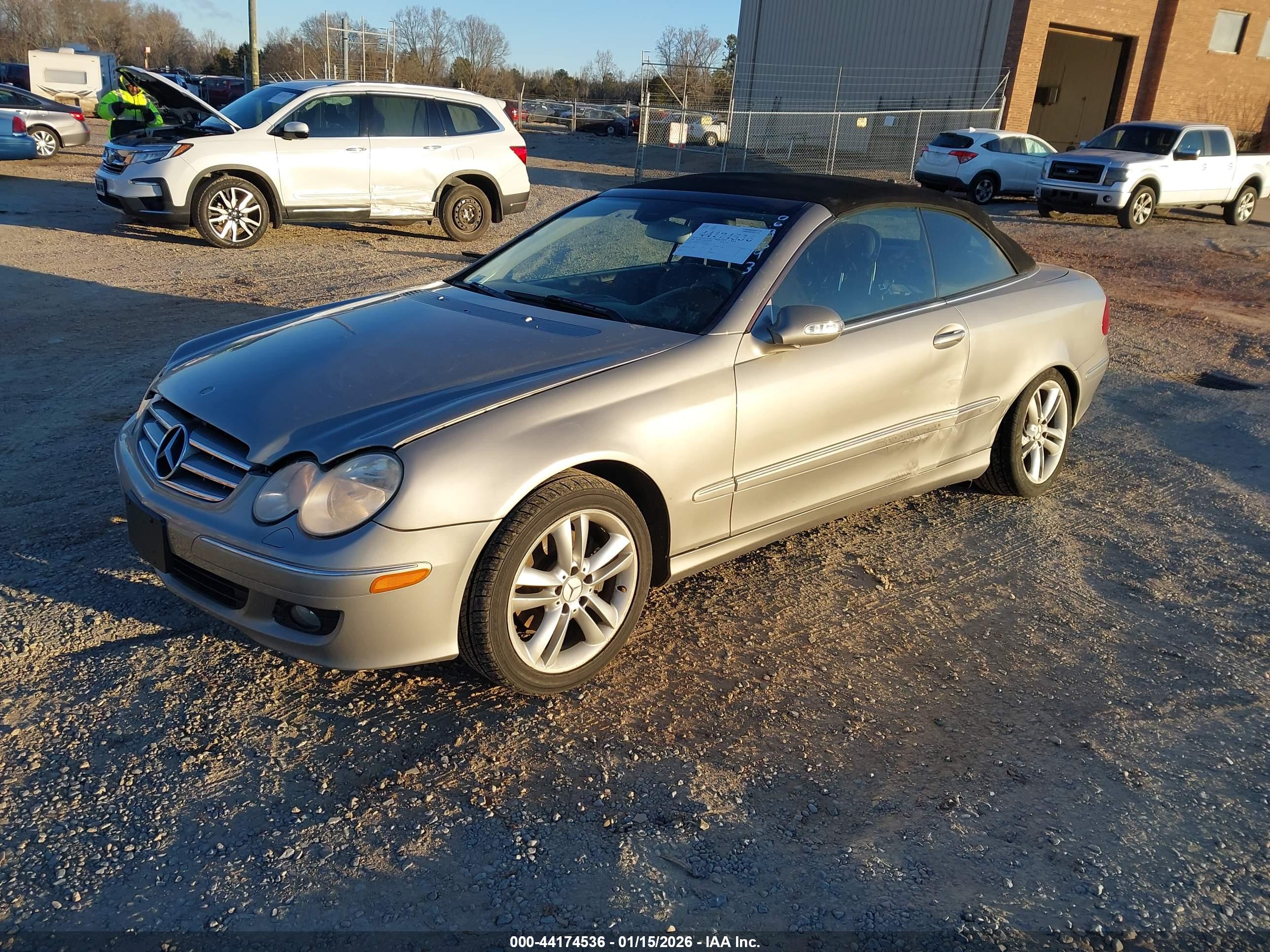 MERCEDES-BENZ CLK image 2