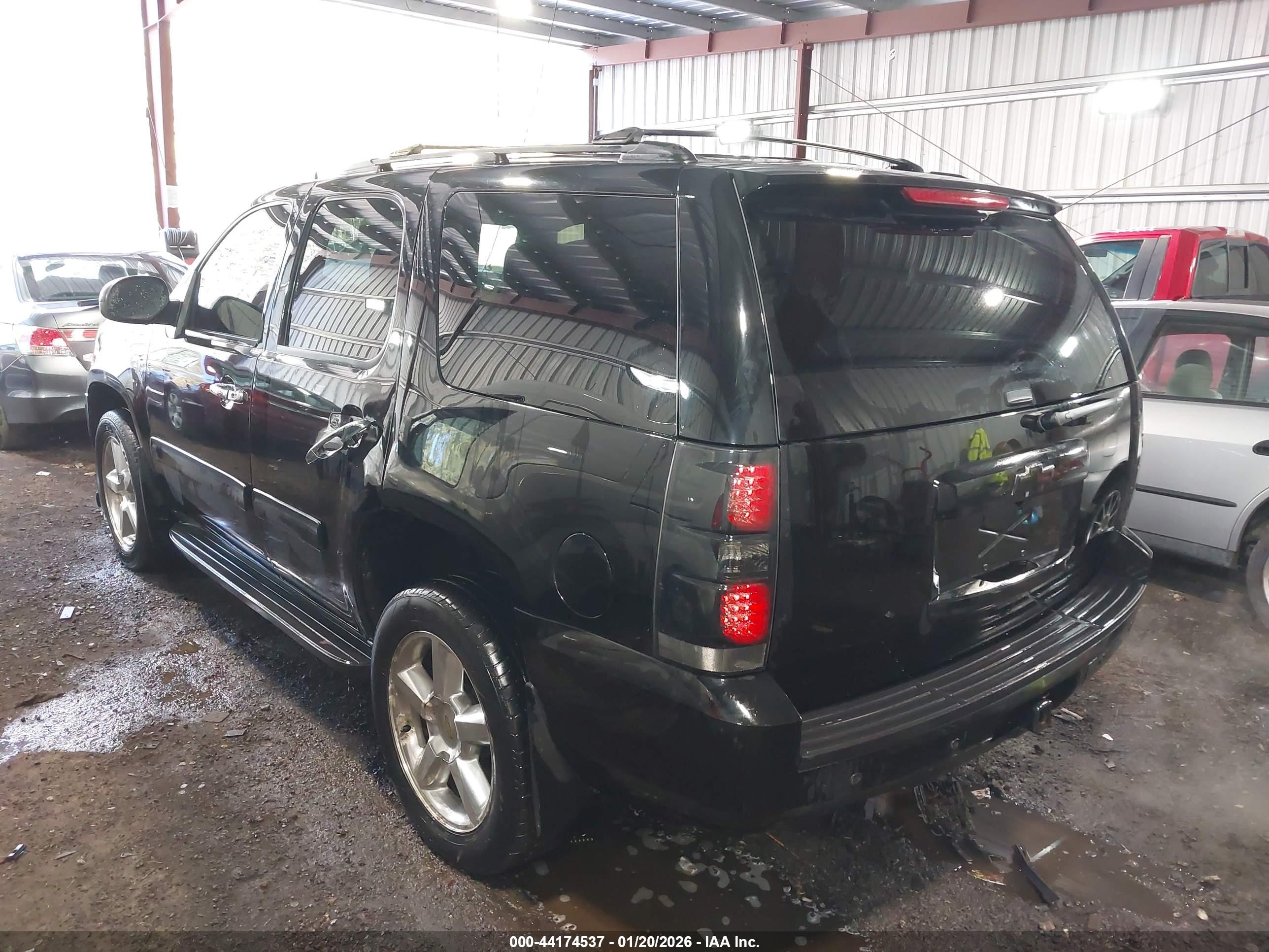 CHEVROLET TAHOE image 3