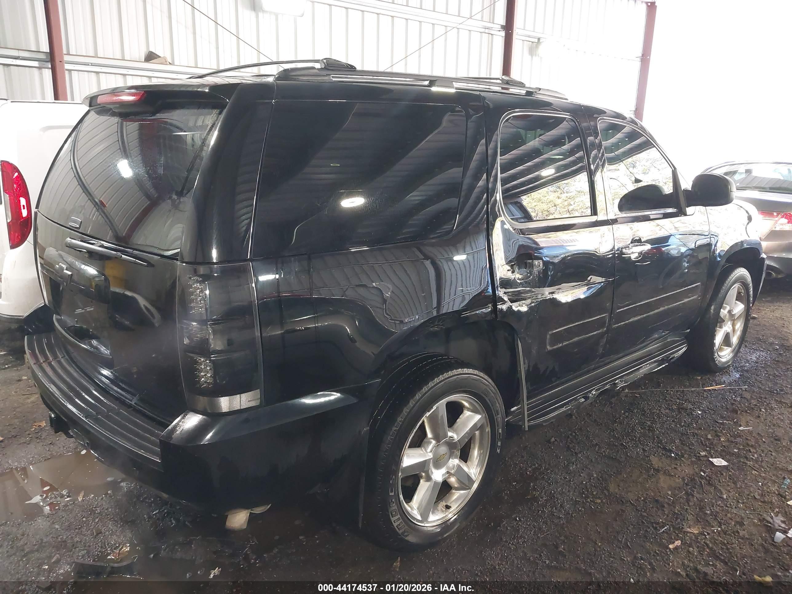CHEVROLET TAHOE image 4
