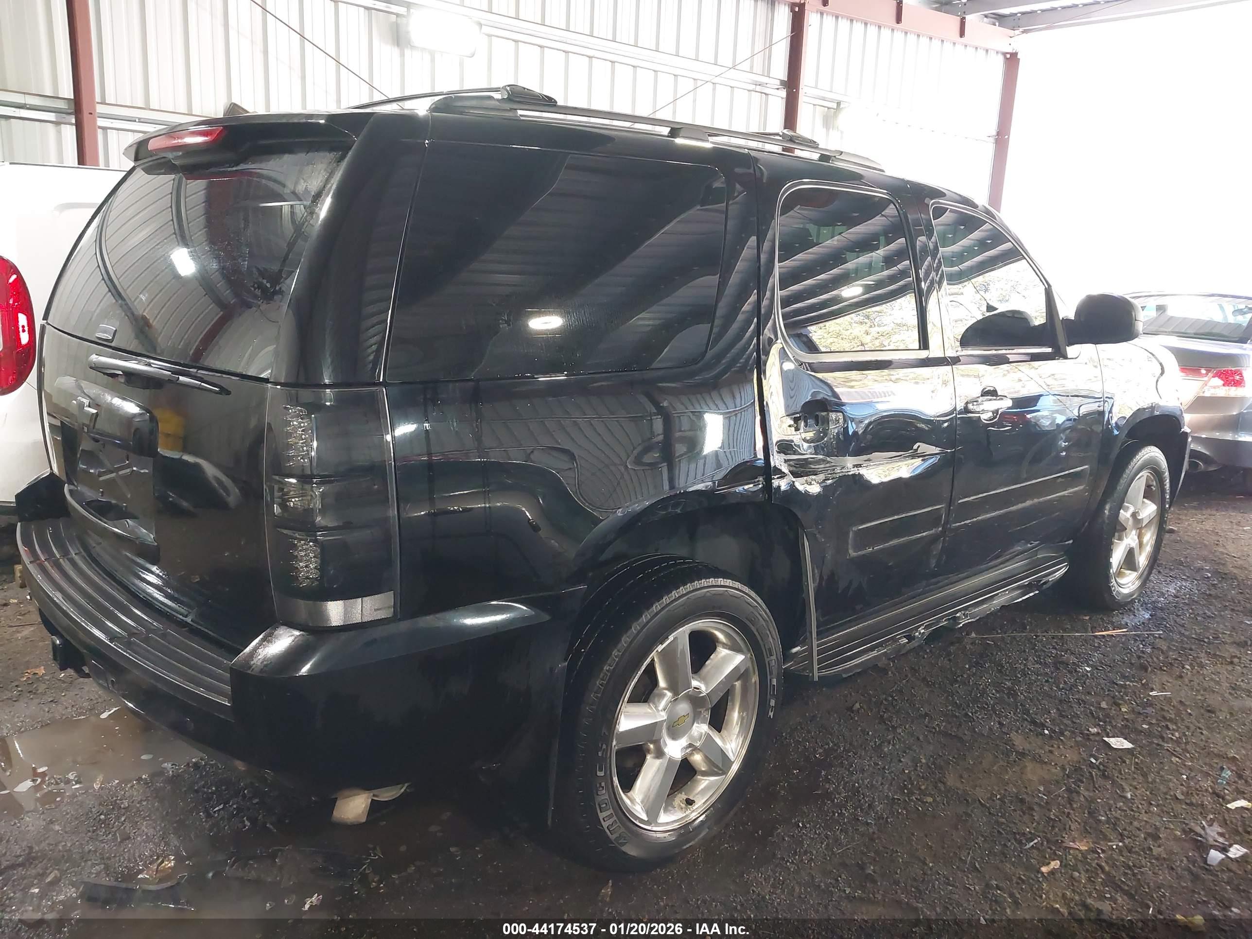 CHEVROLET TAHOE image 6
