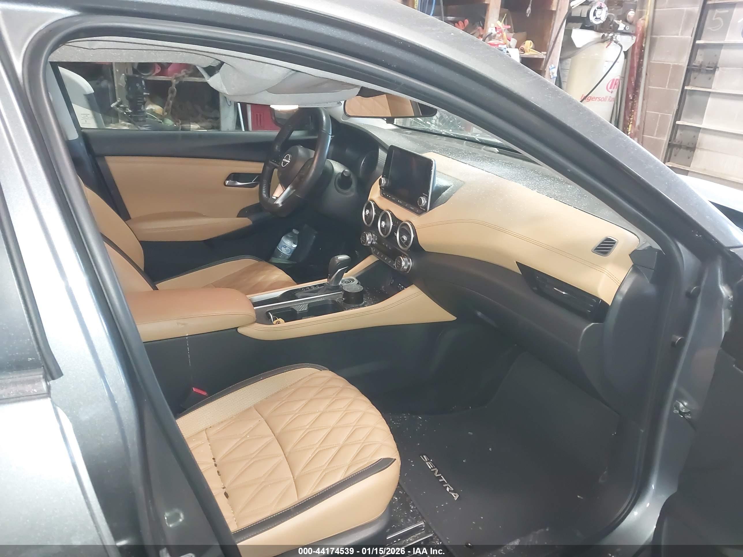 NISSAN SENTRA image 5