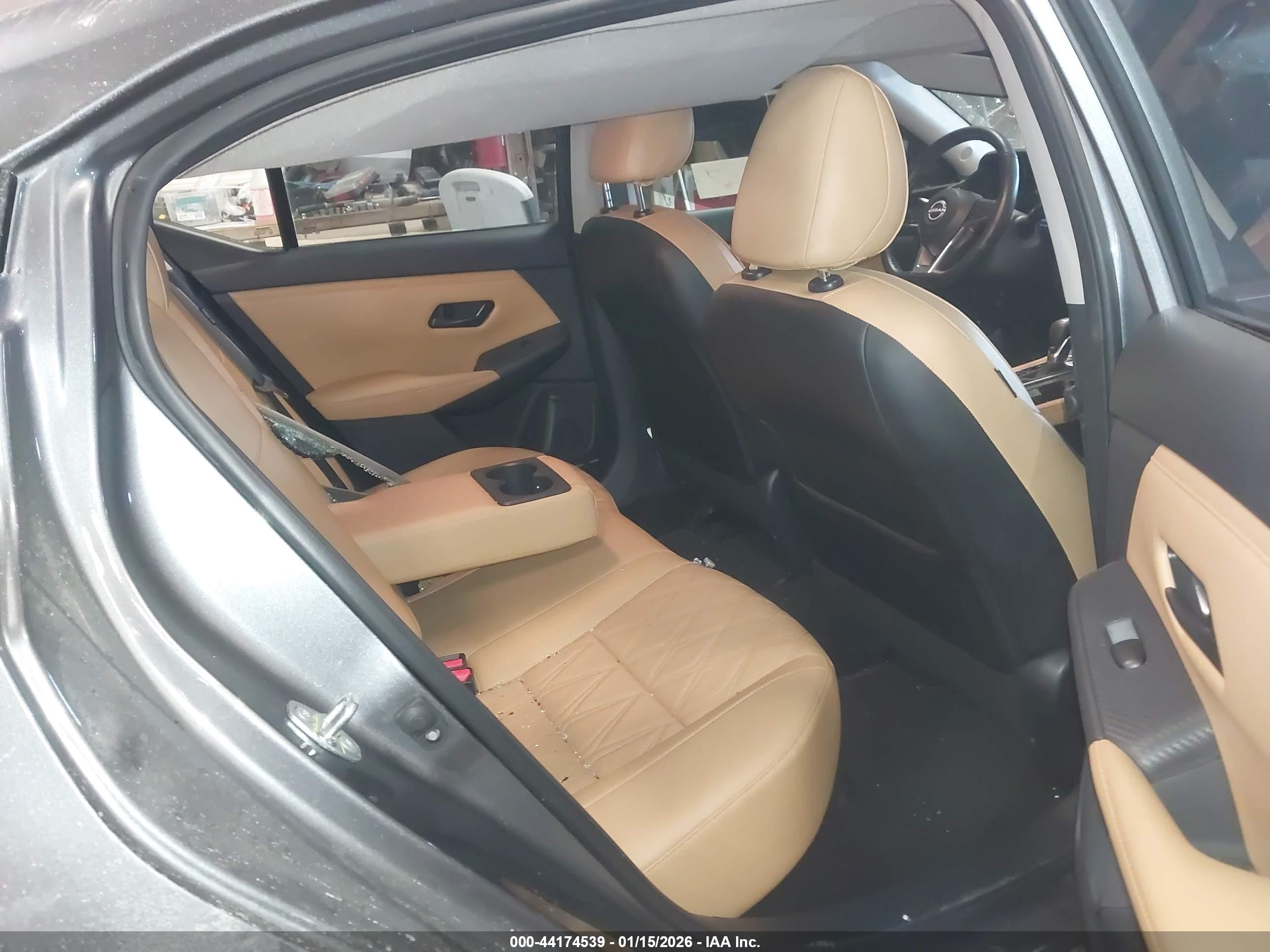 NISSAN SENTRA image 8