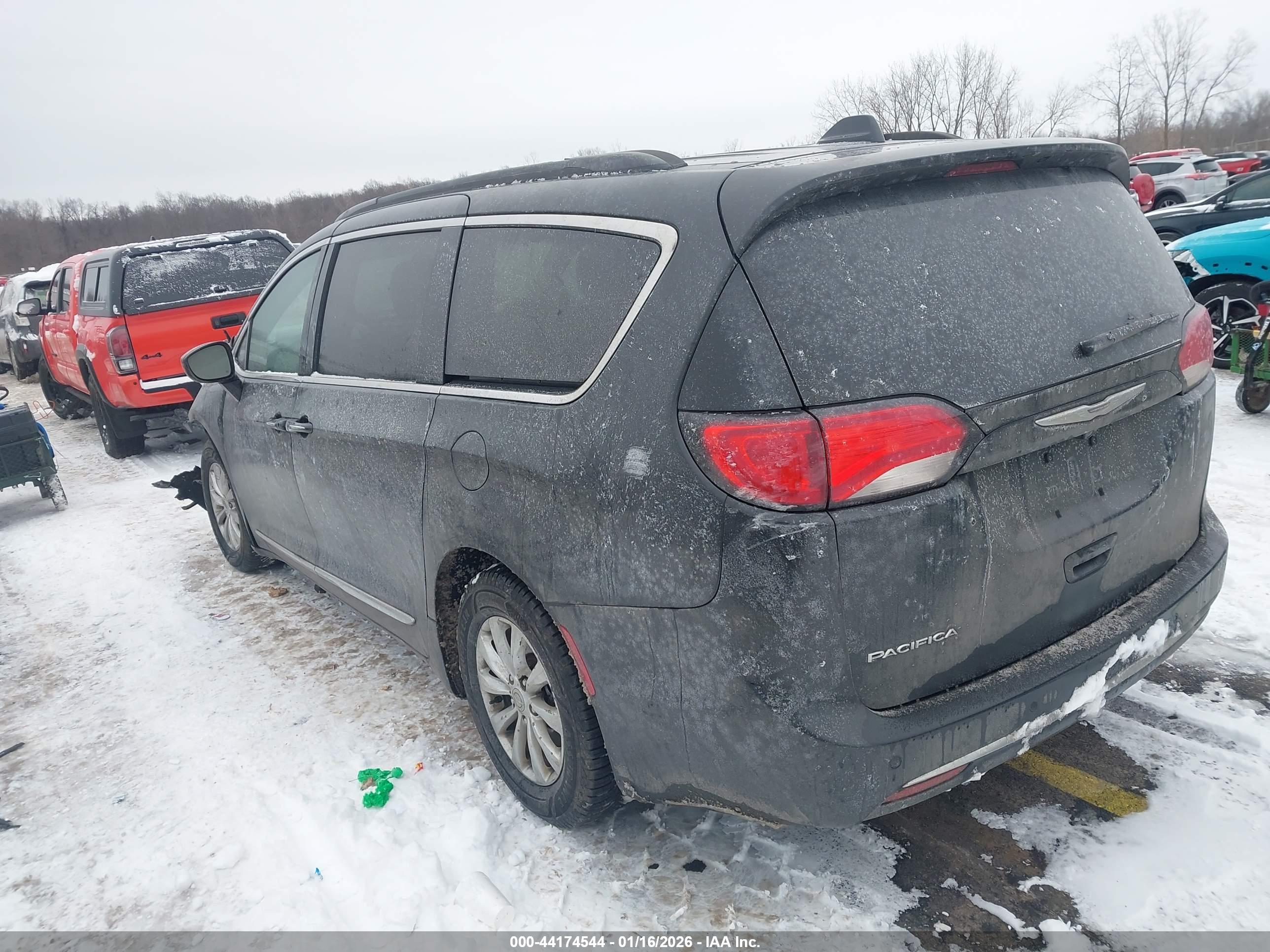 CHRYSLER PACIFICA image 3