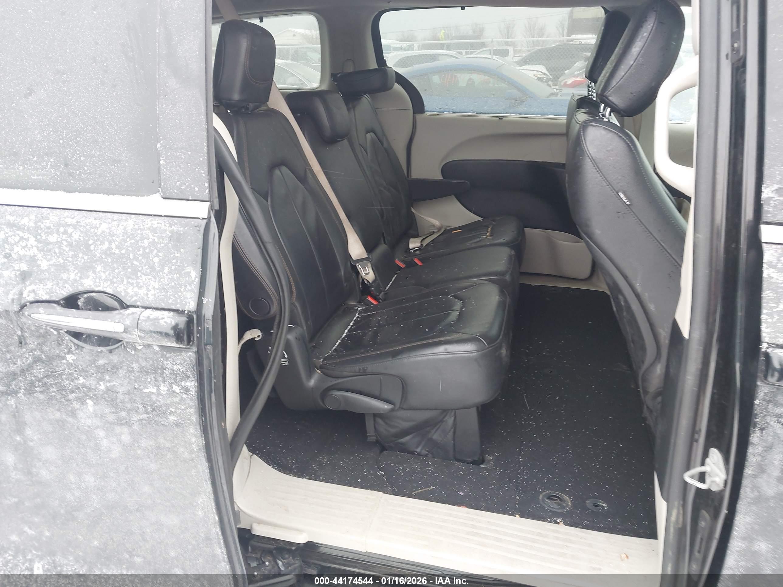 CHRYSLER PACIFICA image 8