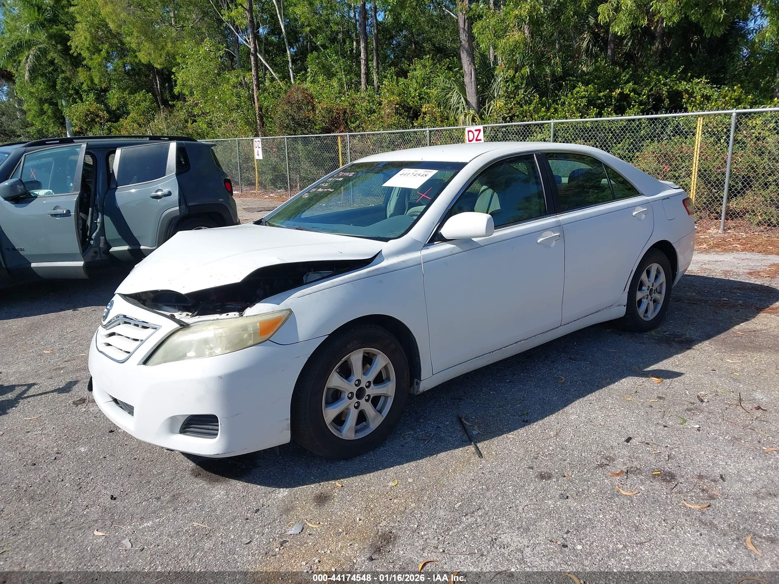 TOYOTA CAMRY image 2