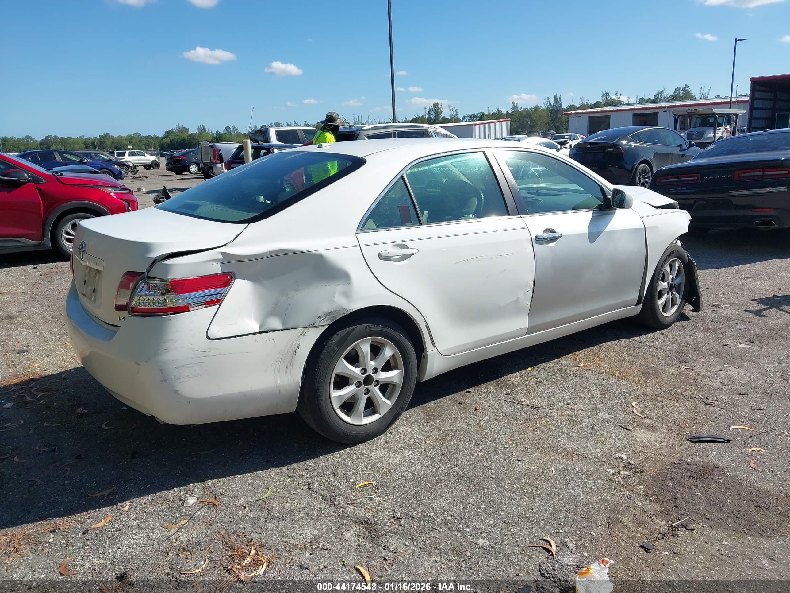 TOYOTA CAMRY image 4