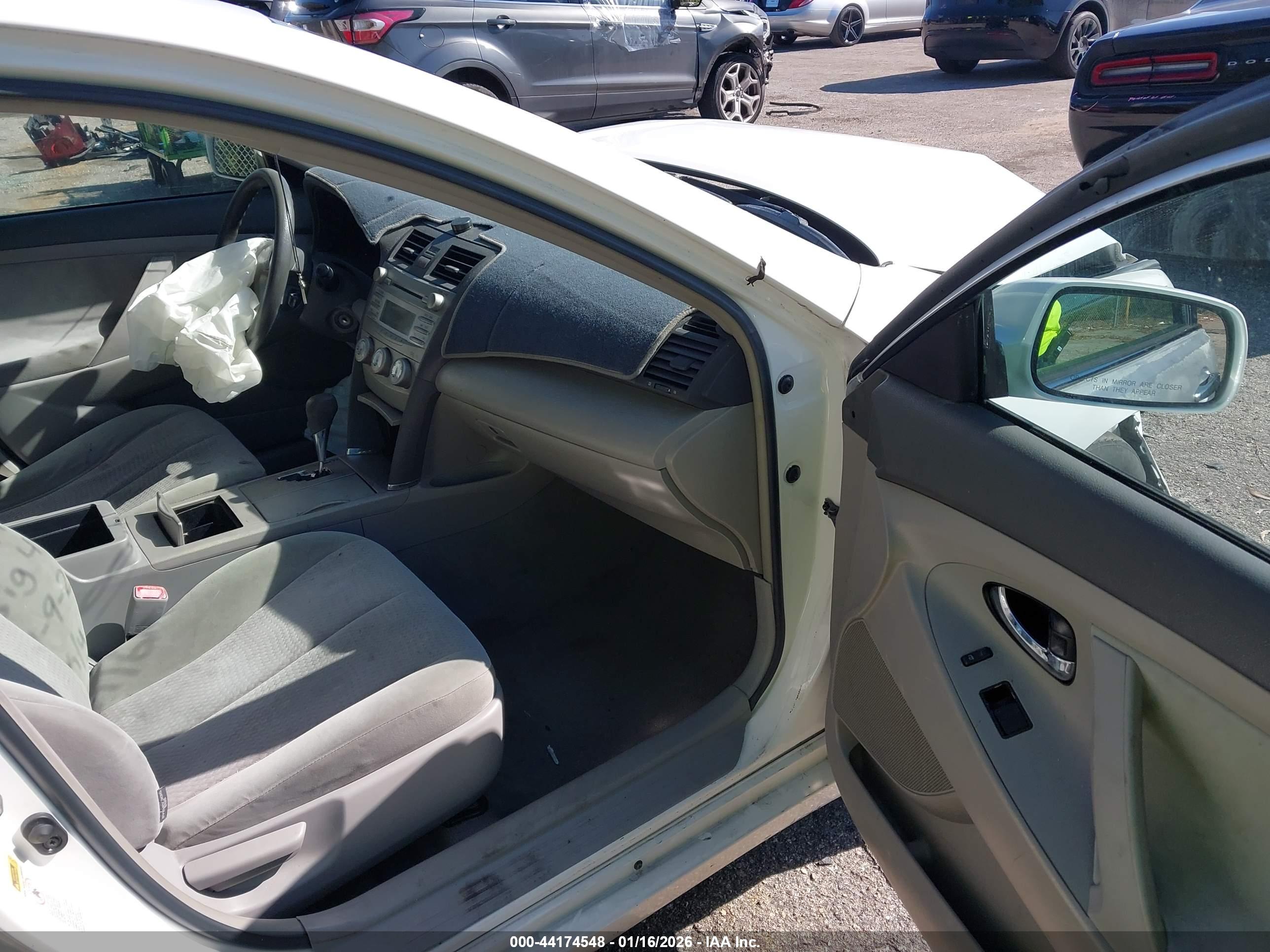 TOYOTA CAMRY image 5