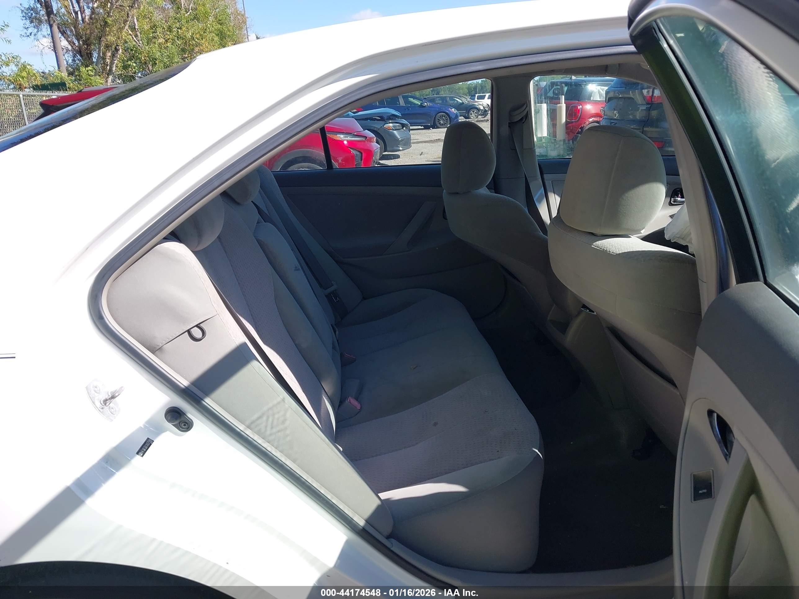 TOYOTA CAMRY image 8