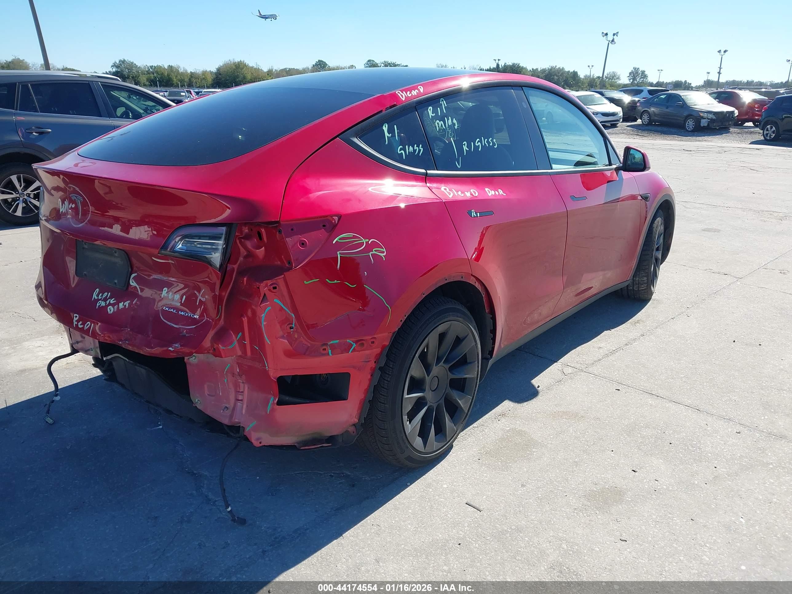 TESLA MODEL image 4