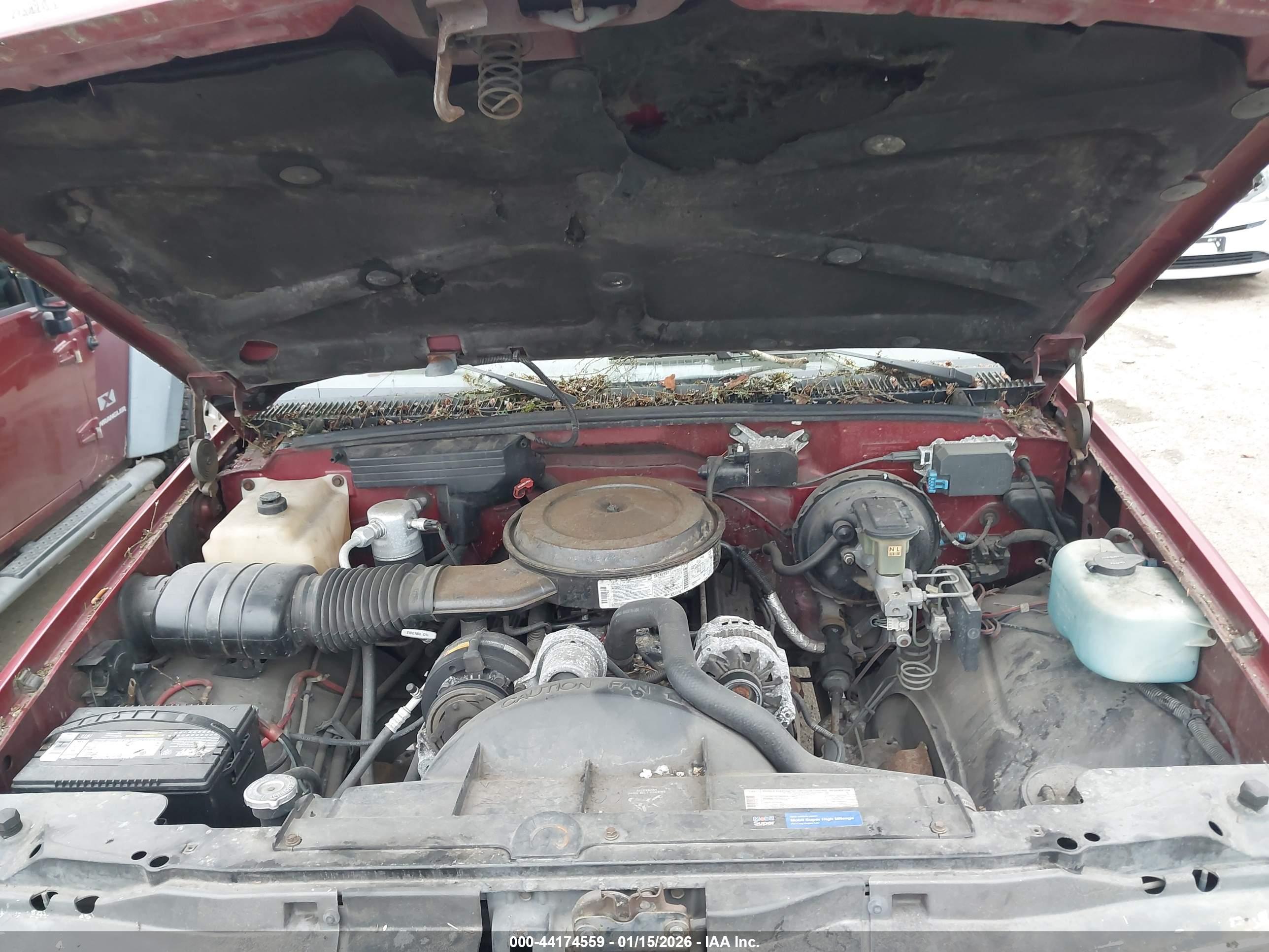 CHEVROLET GMT-400 image 10