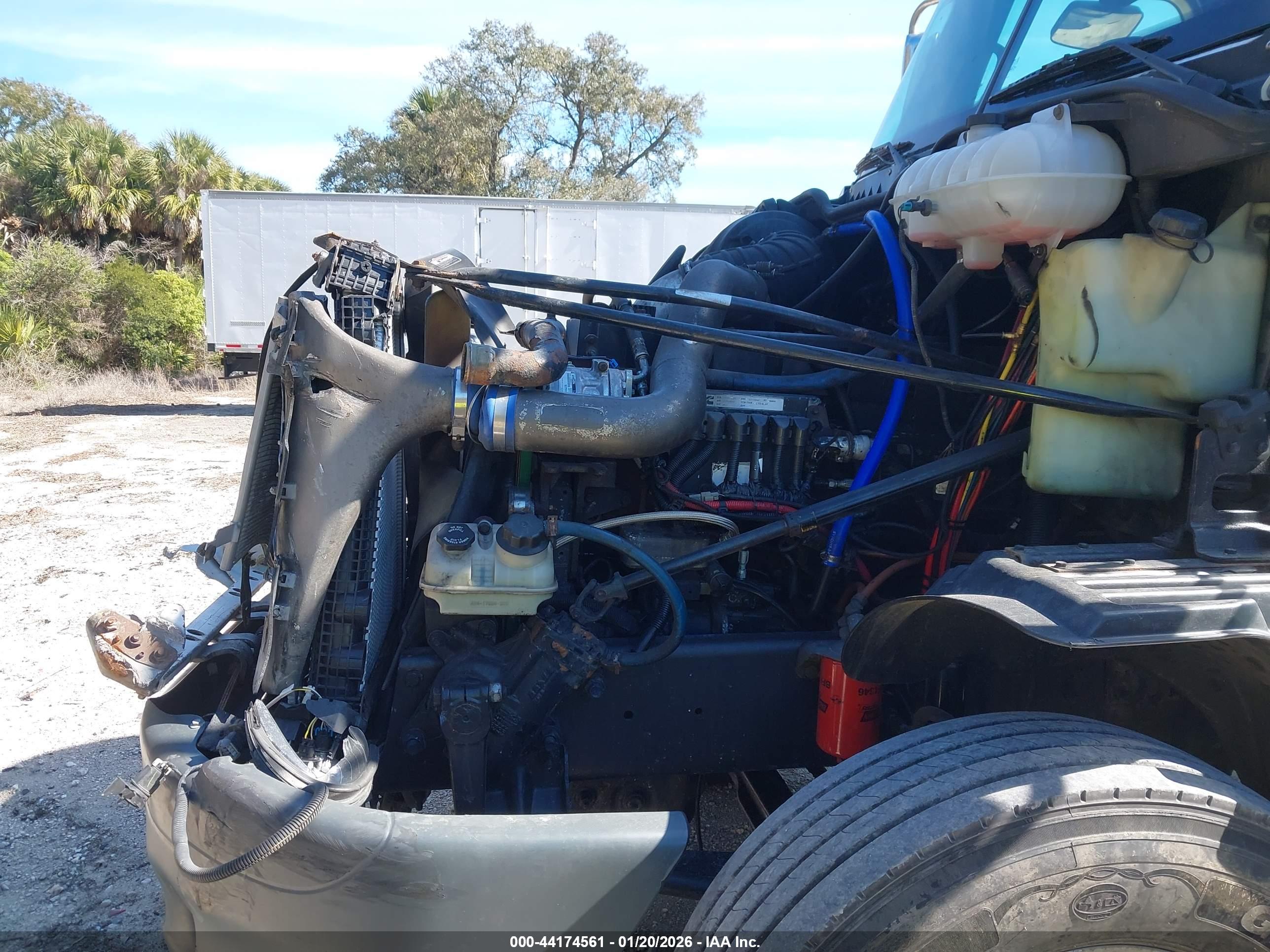 FREIGHTLINER CONVENTIONAL image 10