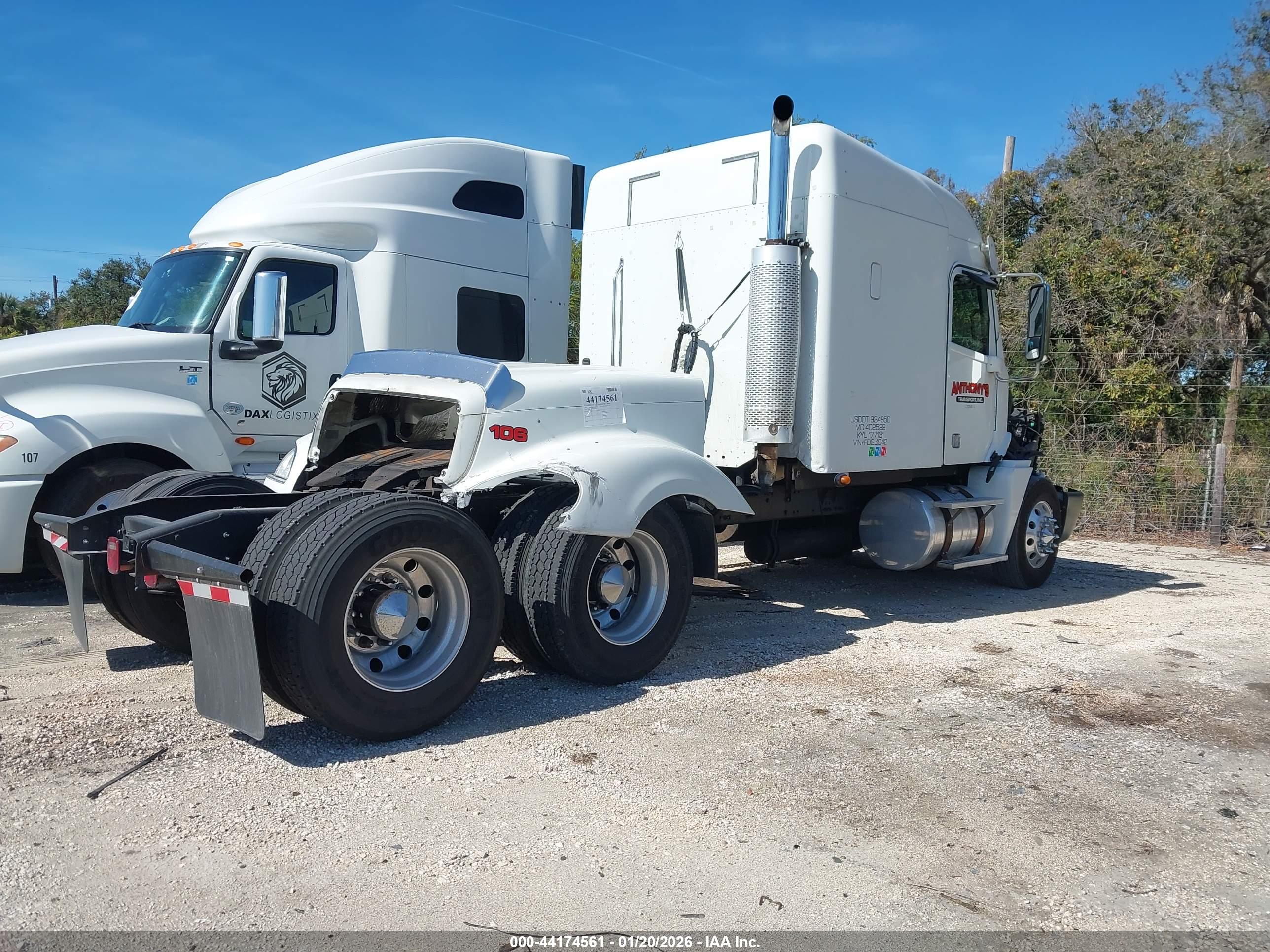 FREIGHTLINER CONVENTIONAL image 4