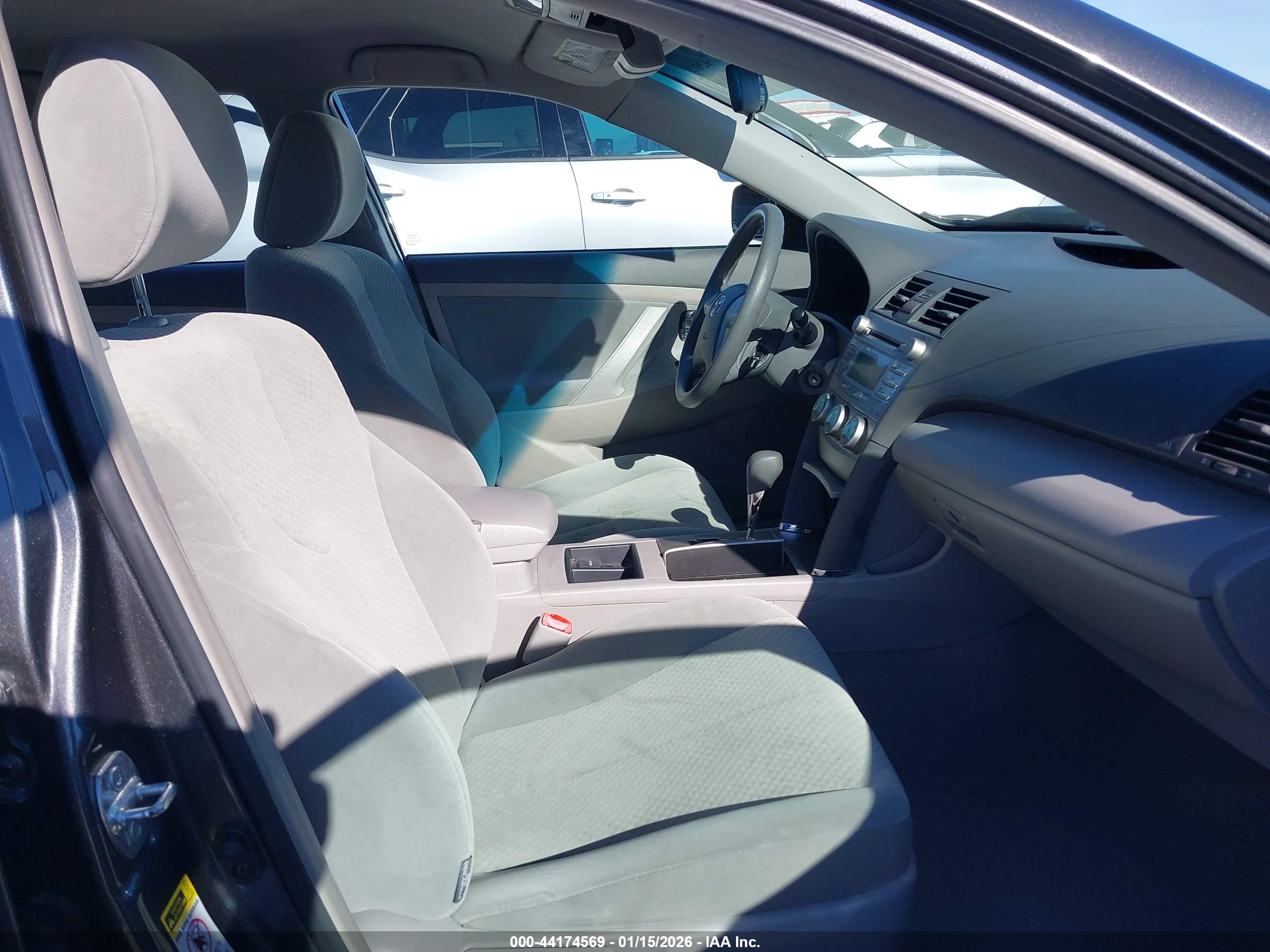 TOYOTA CAMRY image 5