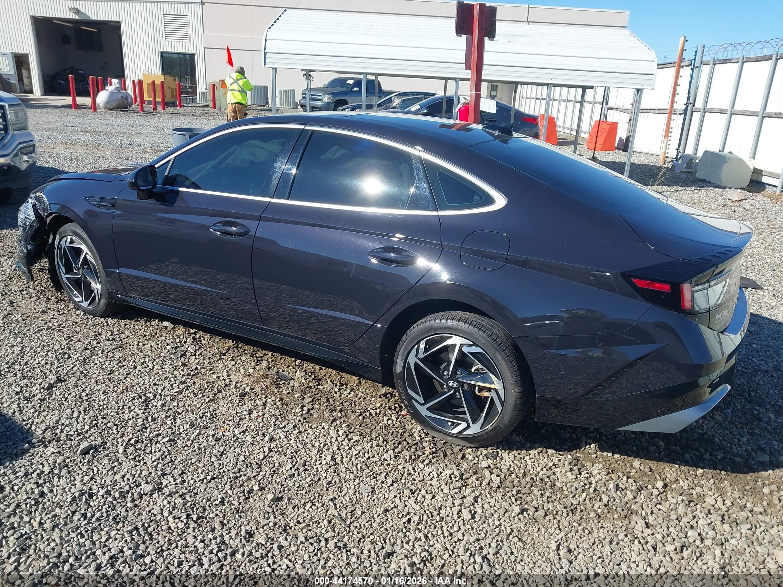 HYUNDAI SONATA image 3