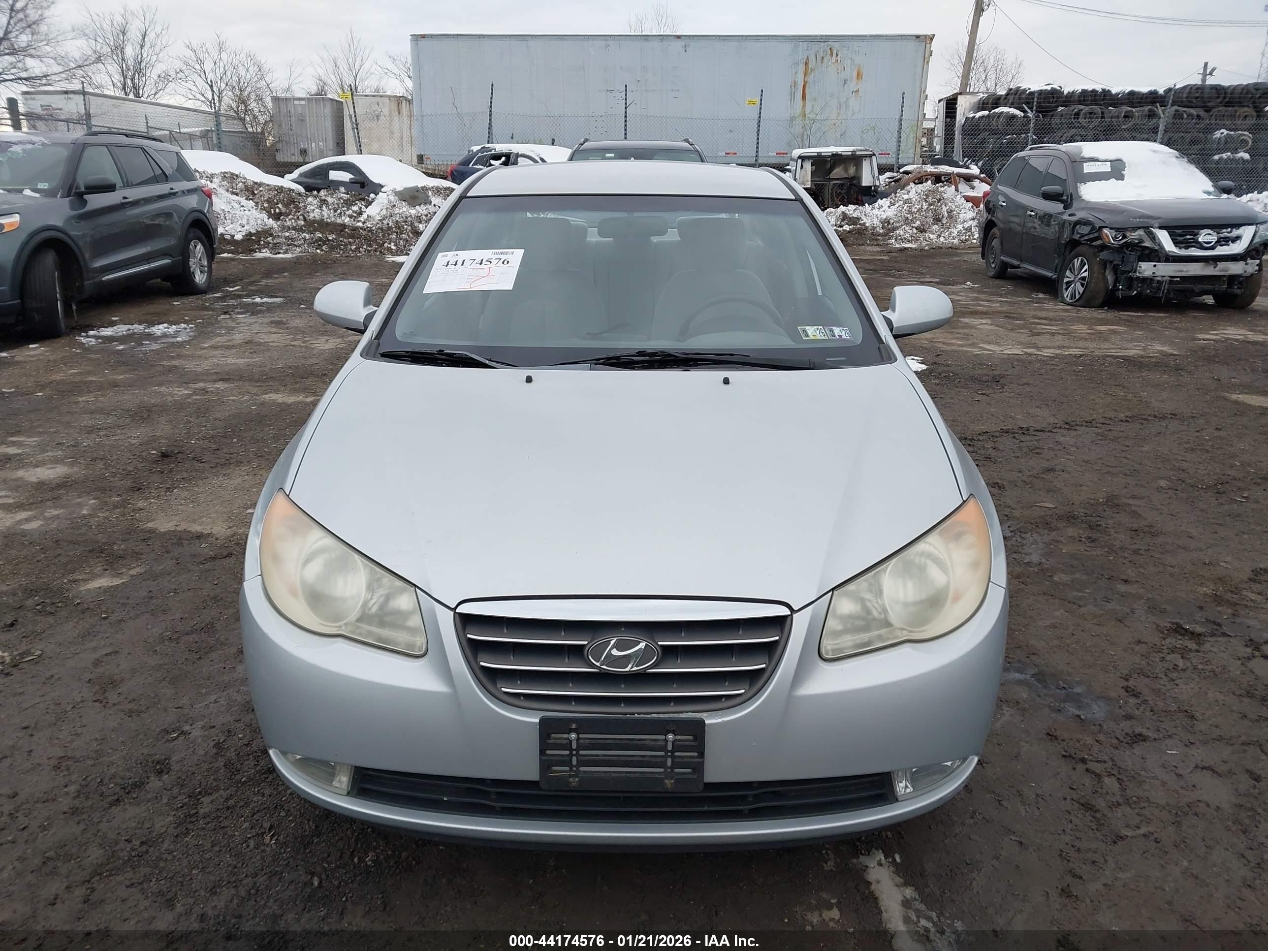 HYUNDAI ELANTRA image 6