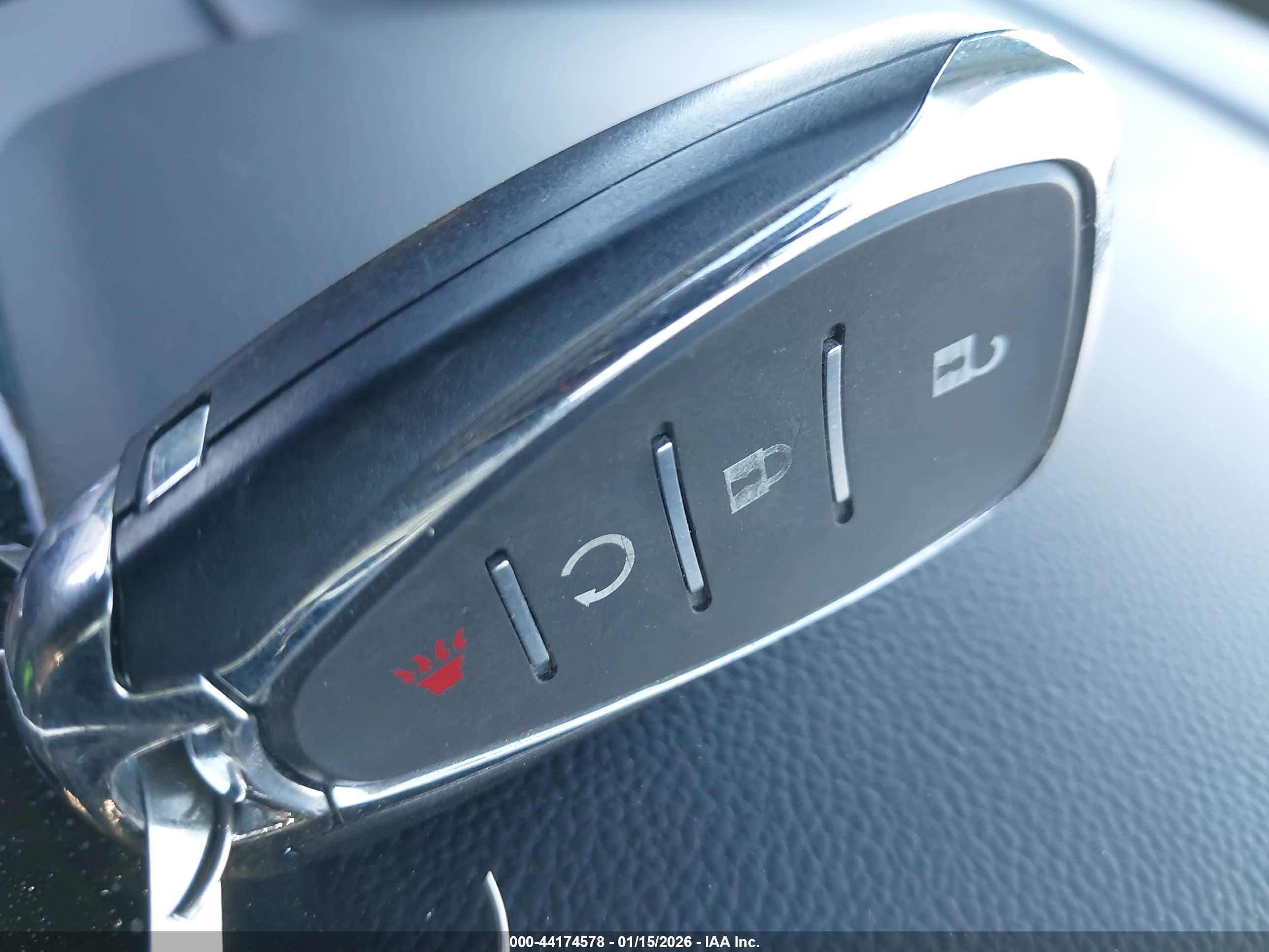 CHEVROLET TRAVERSE image 11