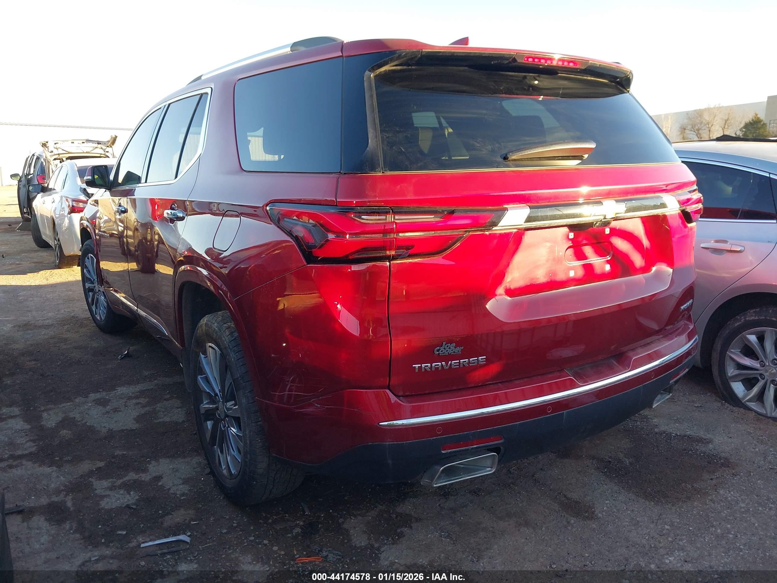 CHEVROLET TRAVERSE image 3