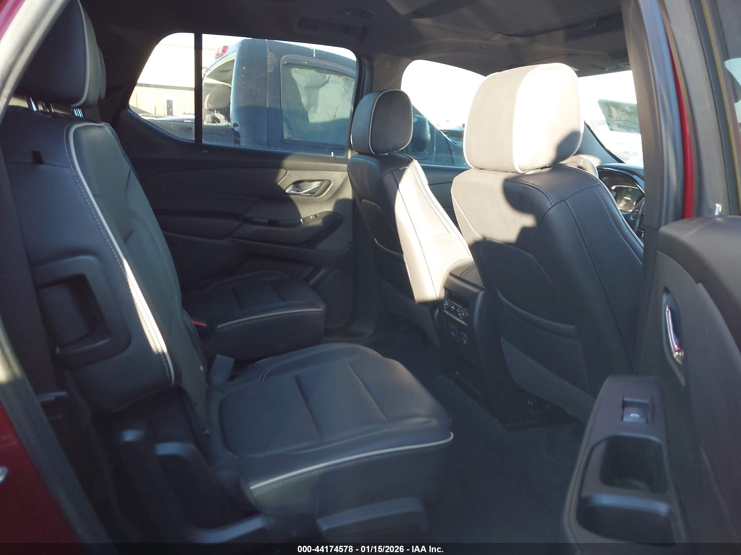 CHEVROLET TRAVERSE image 8