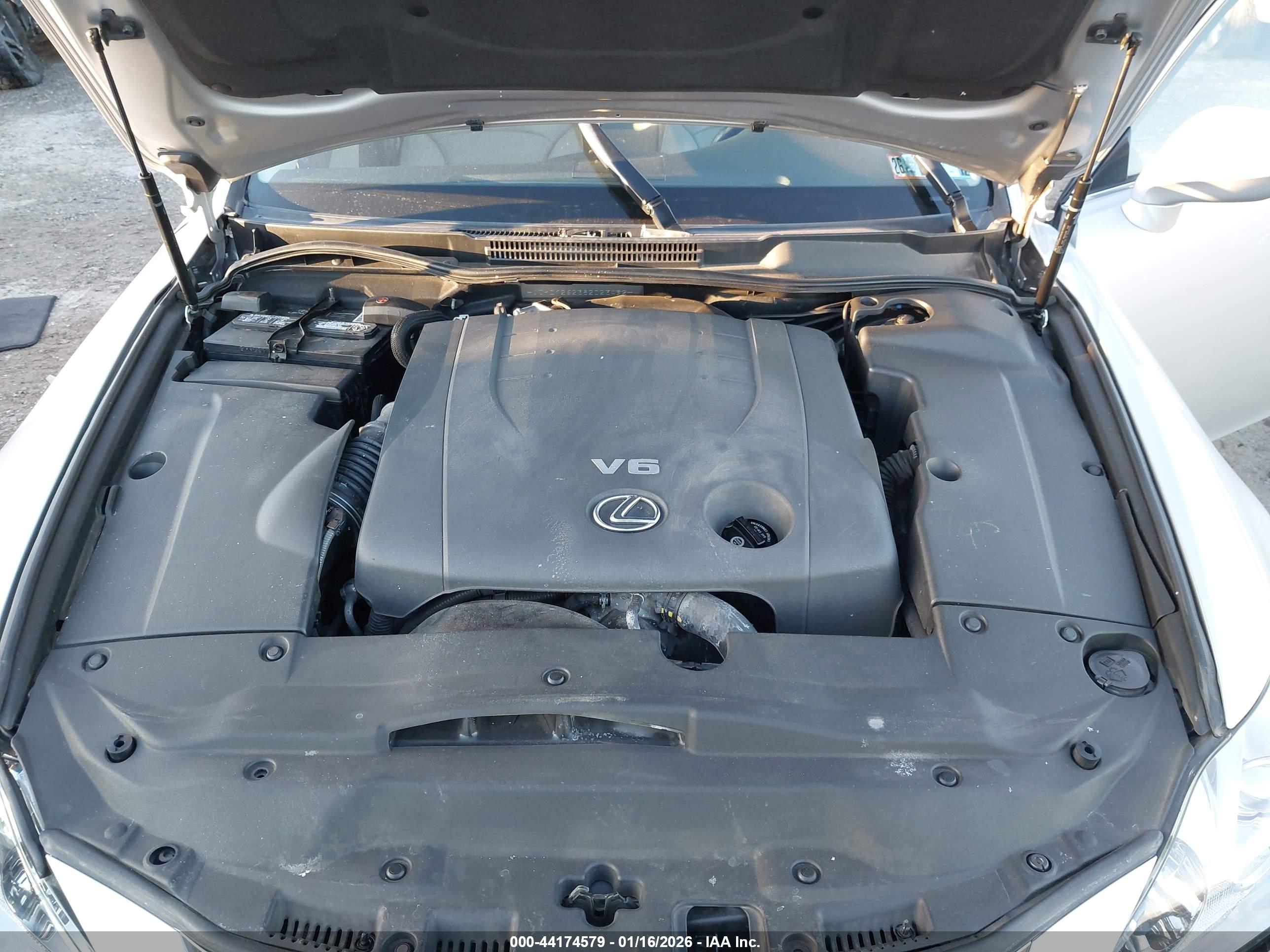 LEXUS IS image 10