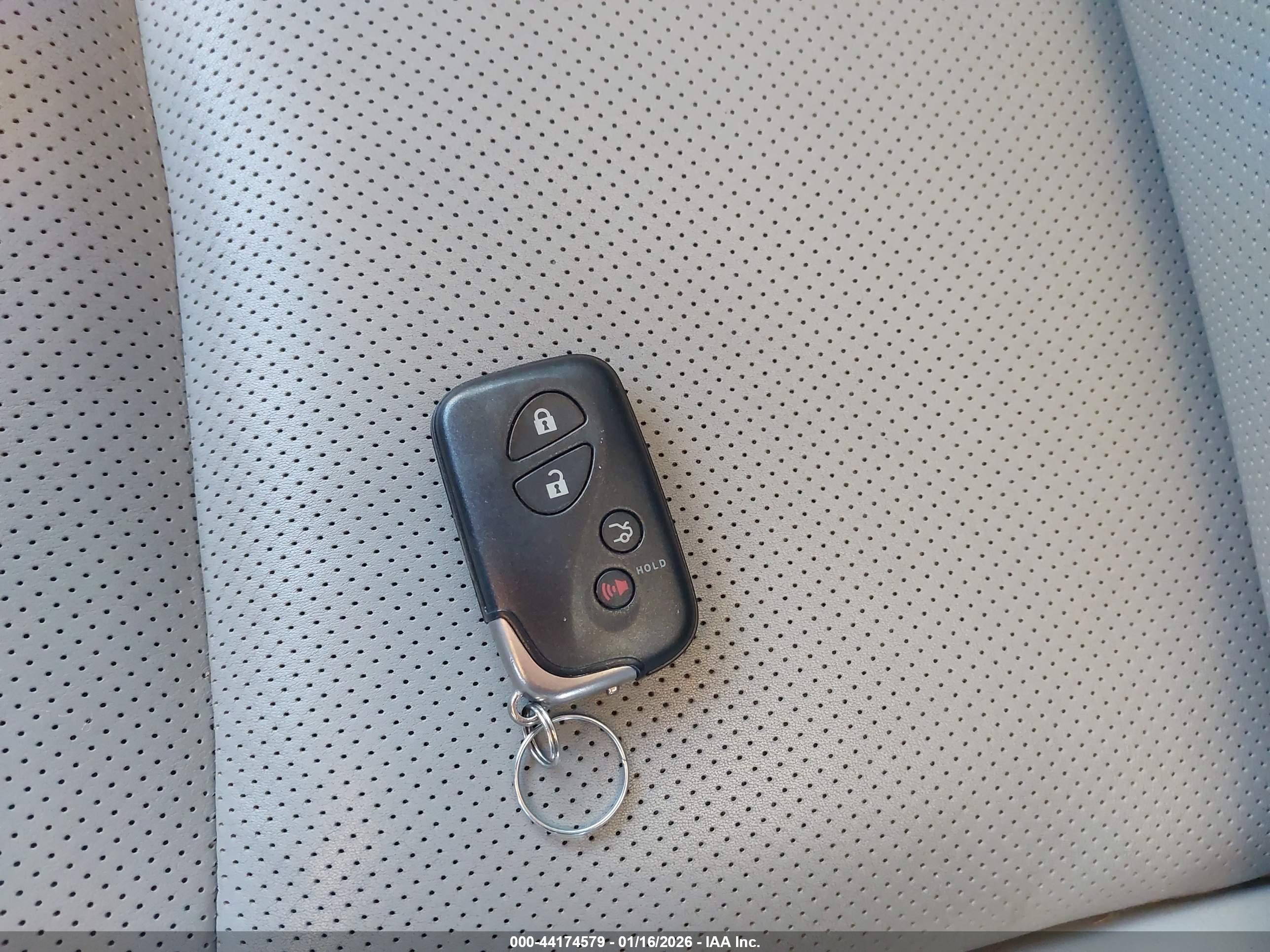 LEXUS IS image 11