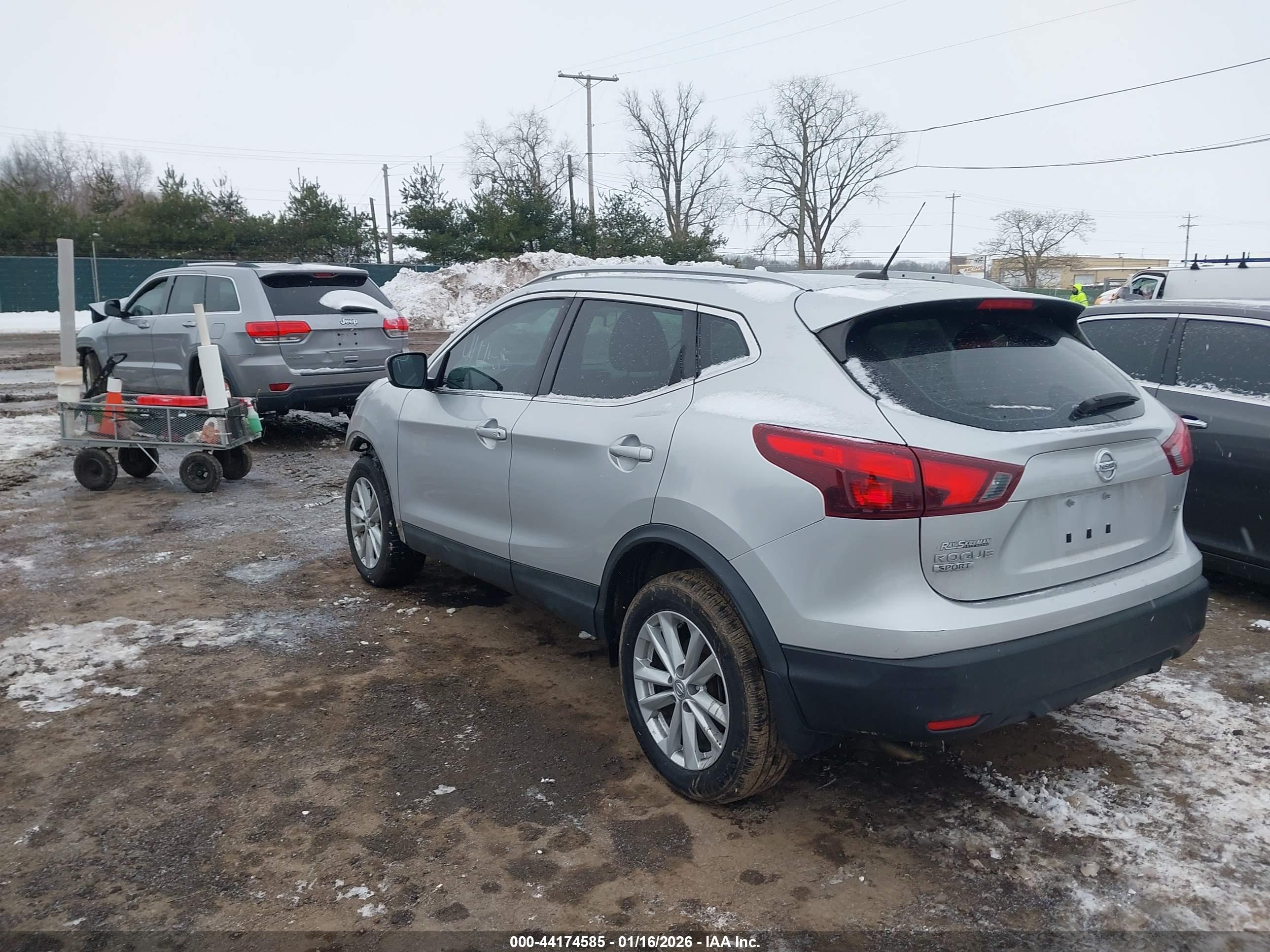 NISSAN ROGUE image 3