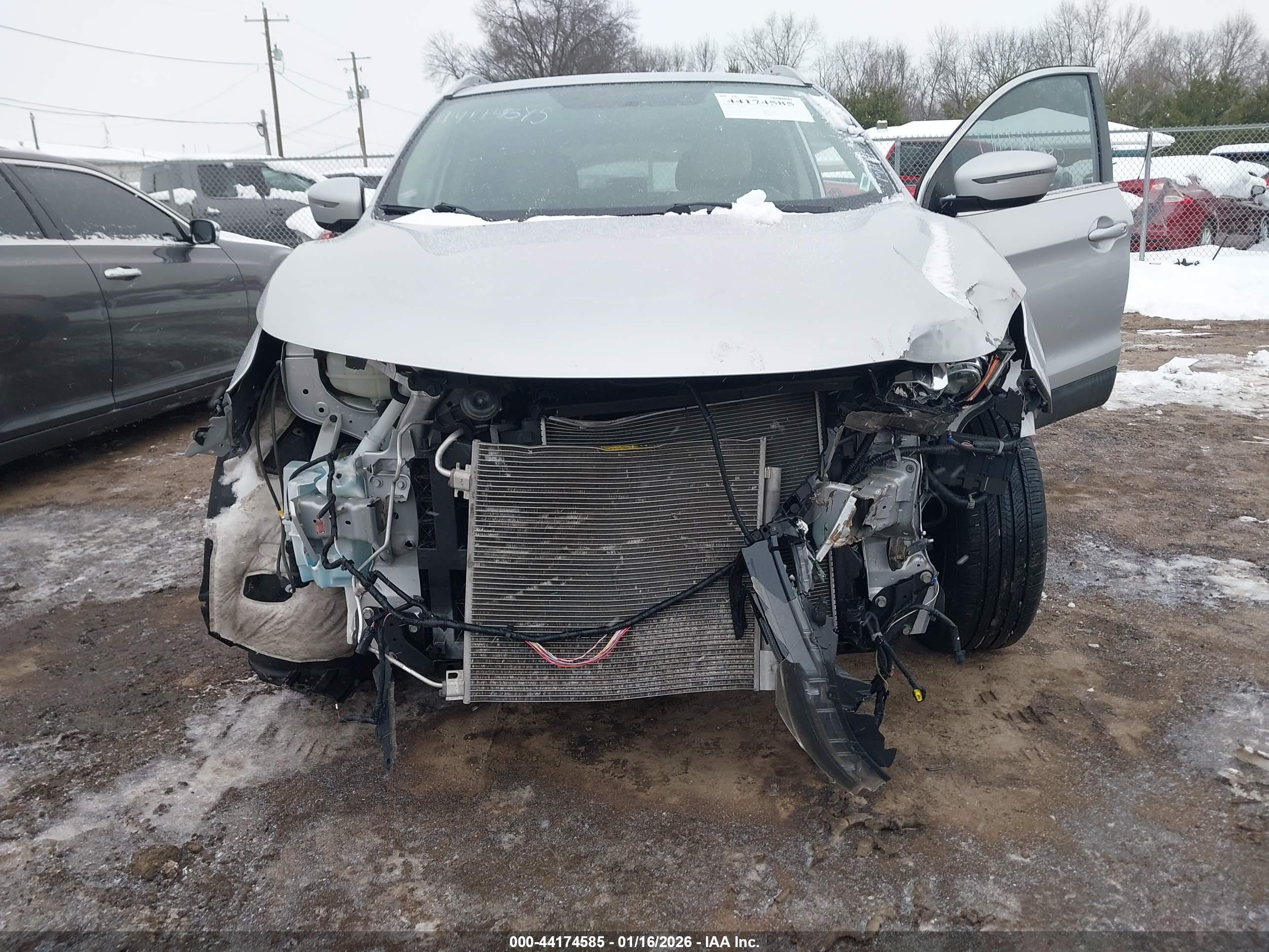 NISSAN ROGUE image 6