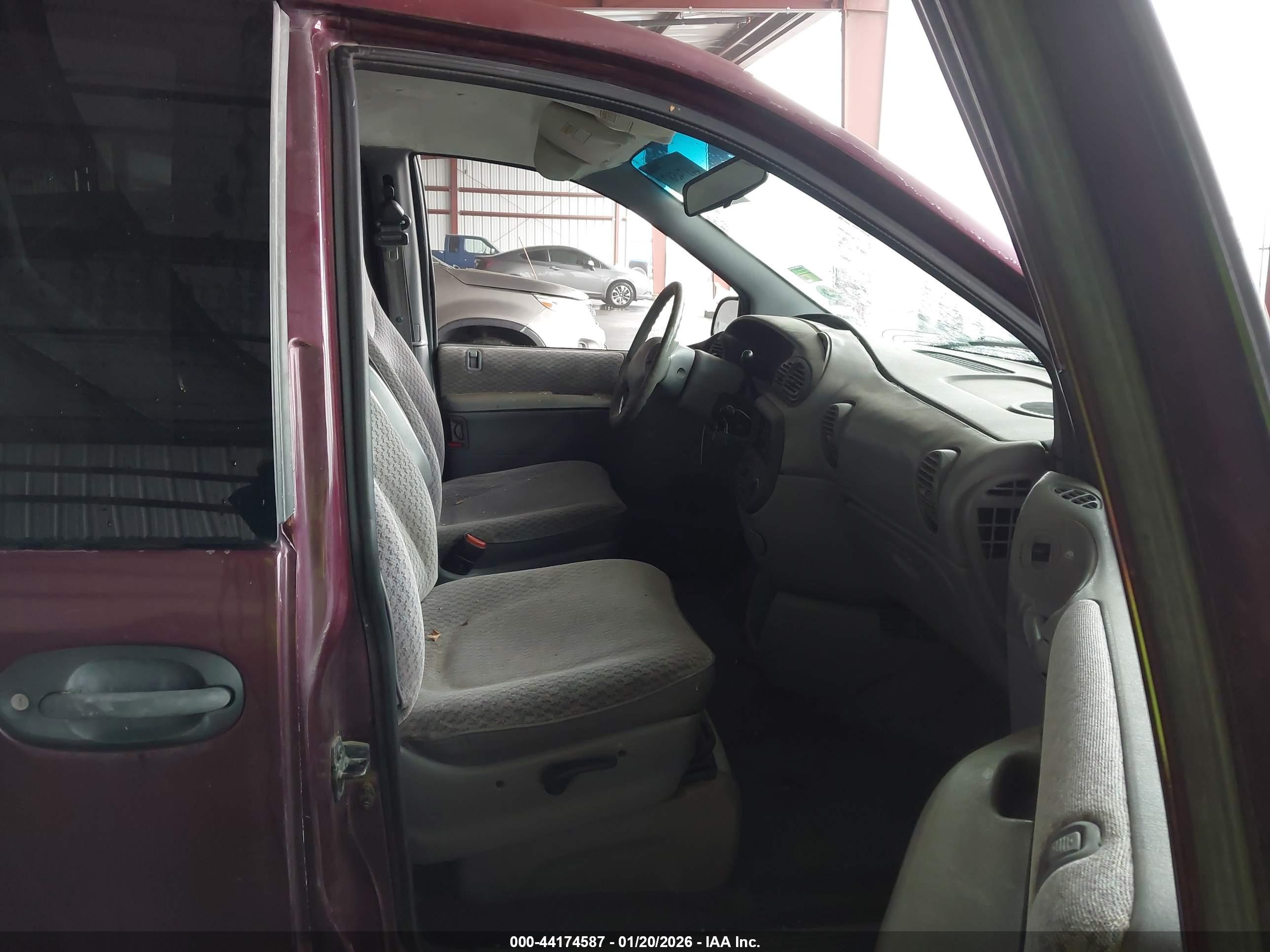 DODGE GRAND image 5