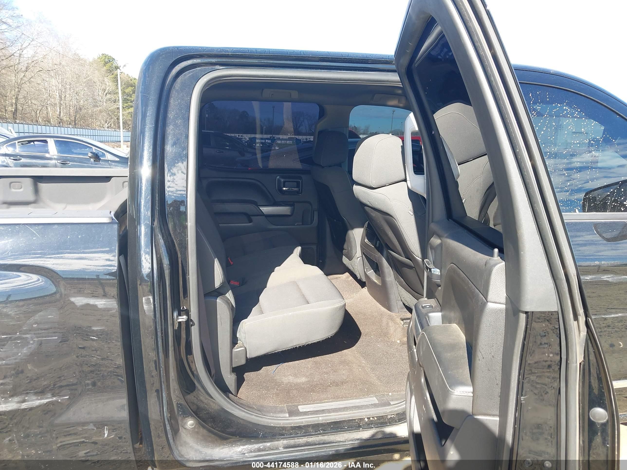CHEVROLET SILVERADO image 8