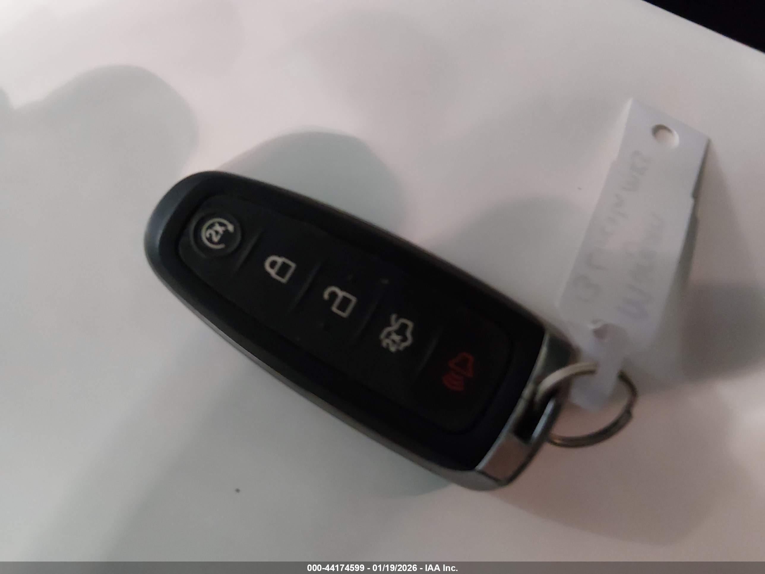 LINCOLN MKS image 11