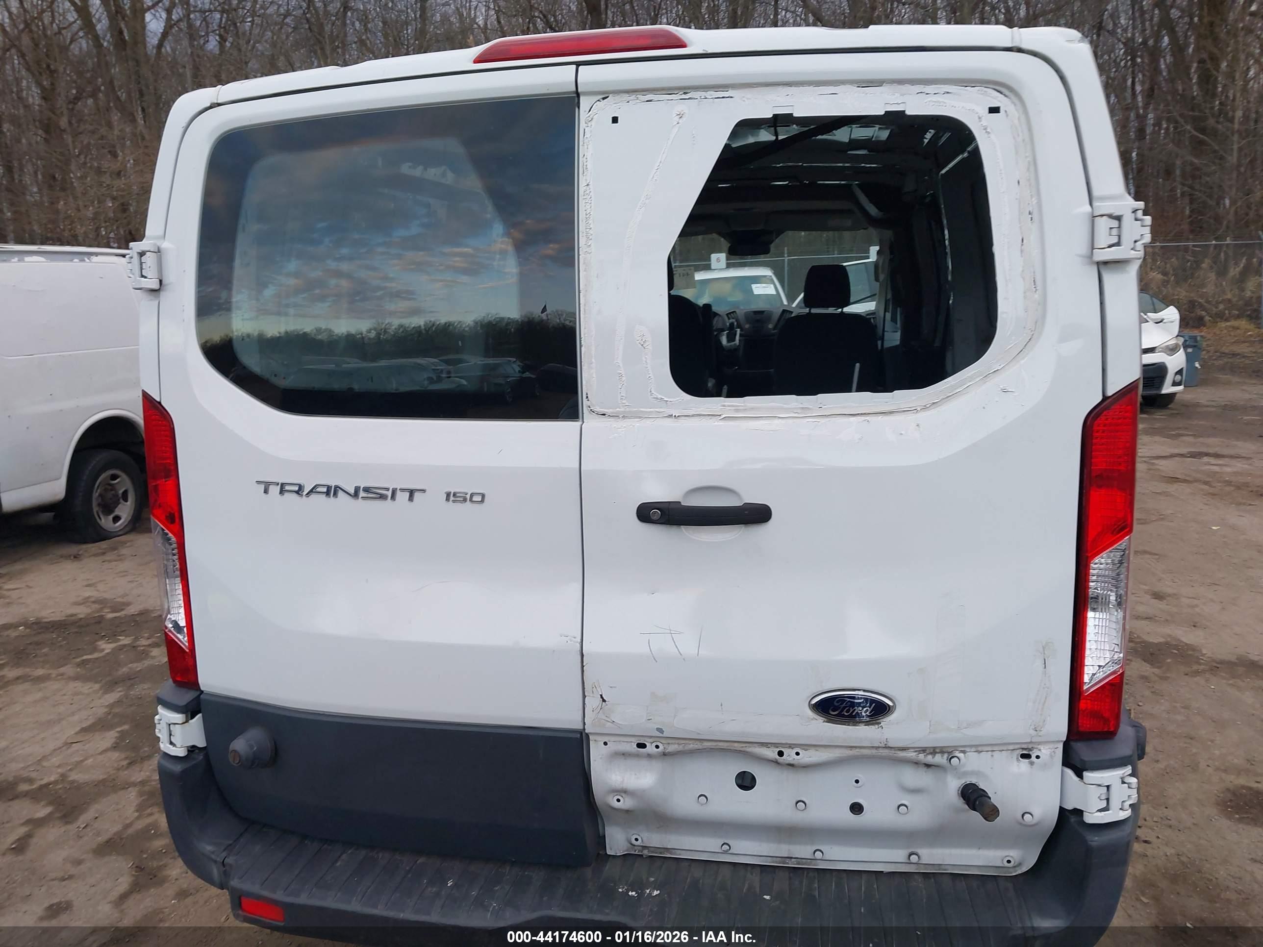 FORD TRANSIT-150 image 6