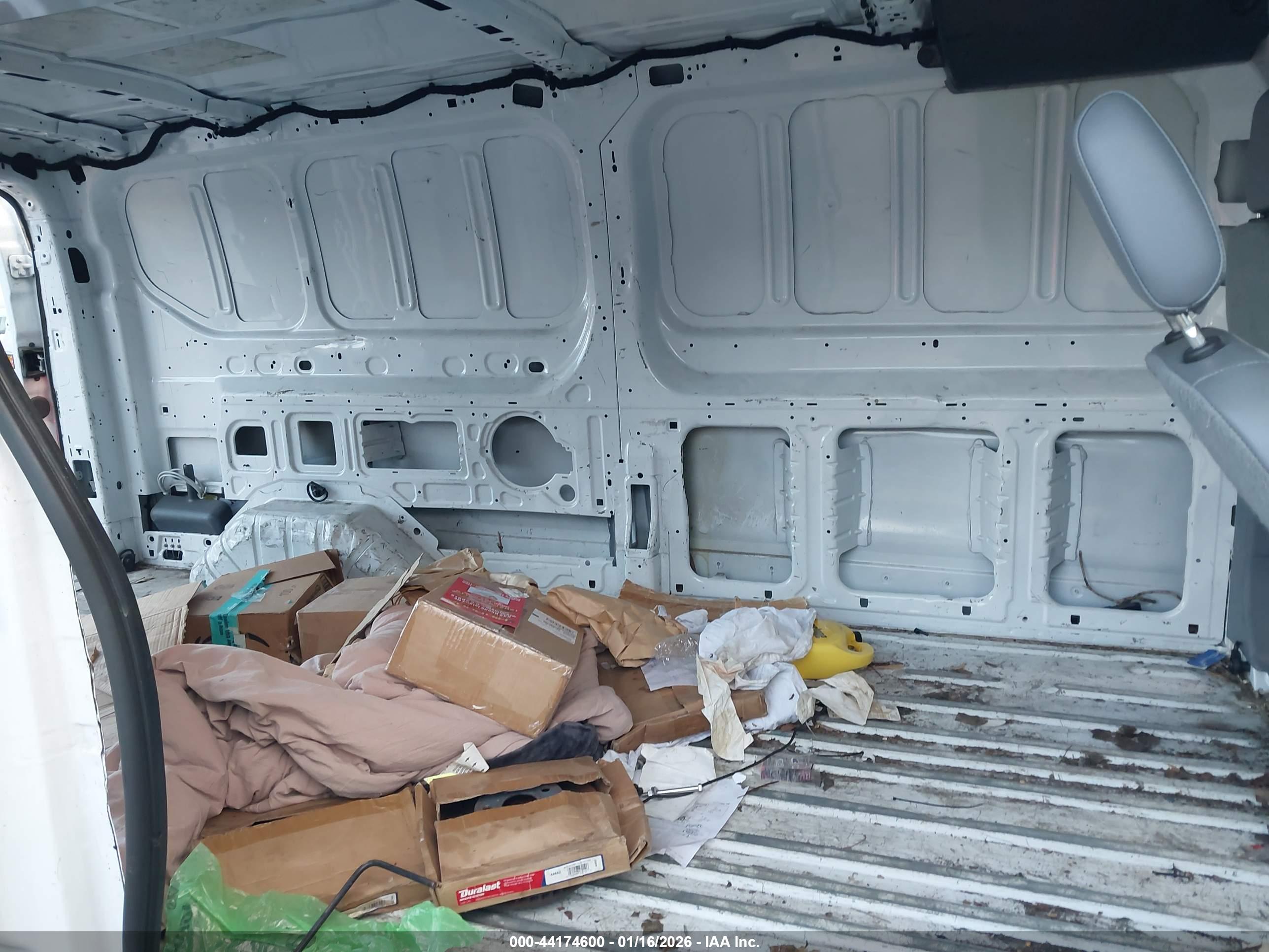 FORD TRANSIT-150 image 8