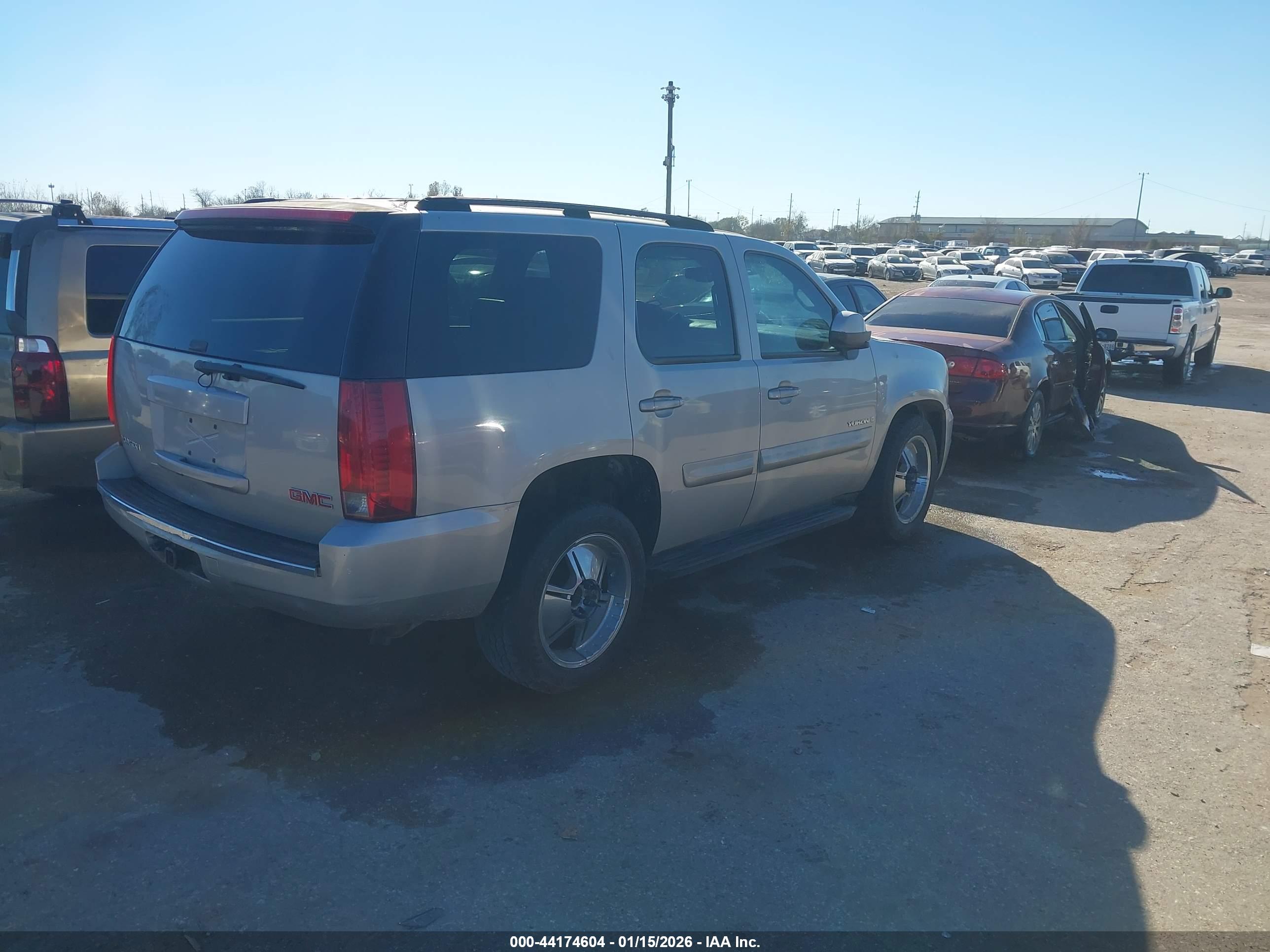 GMC YUKON image 4