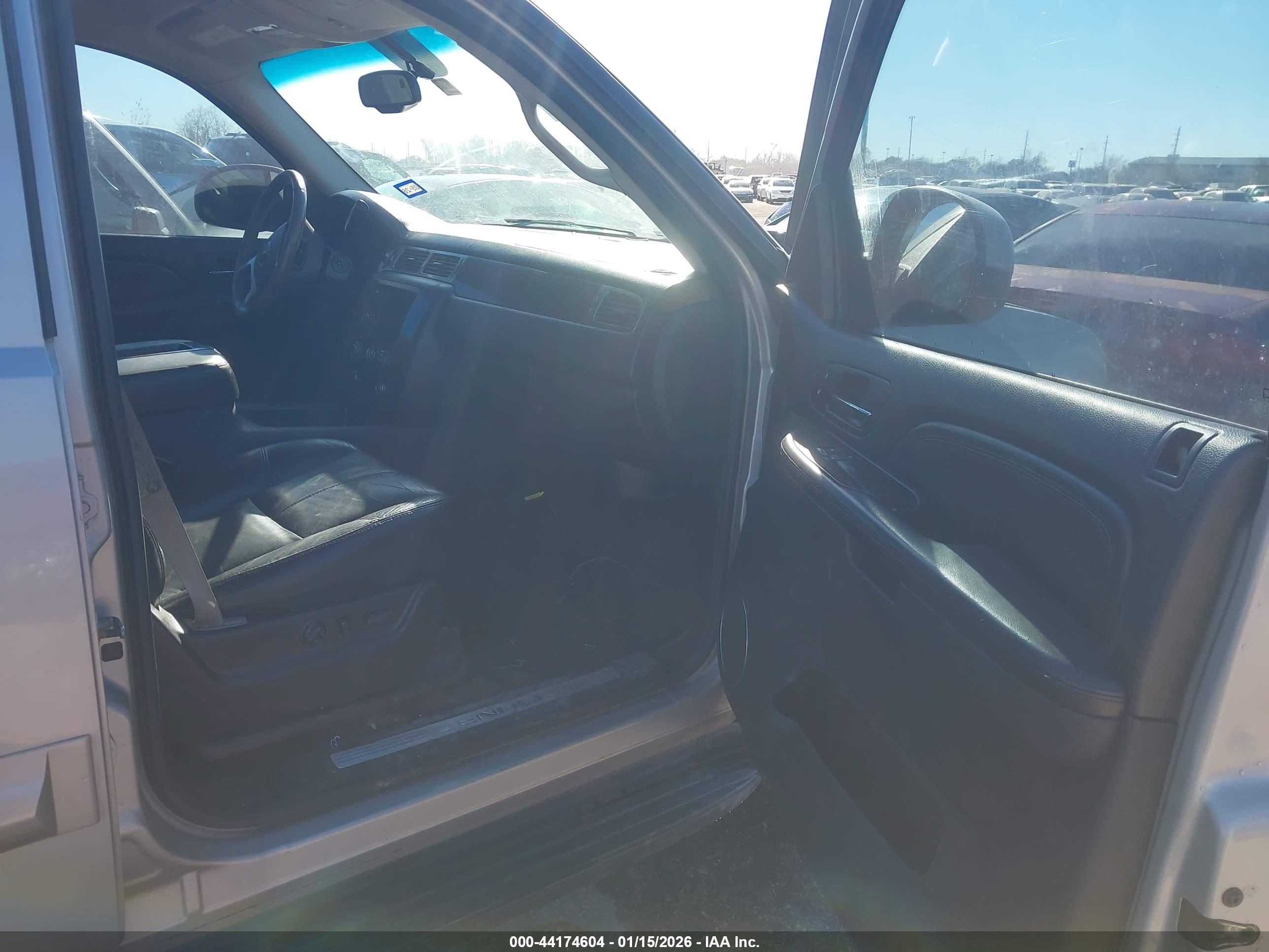 GMC YUKON image 5