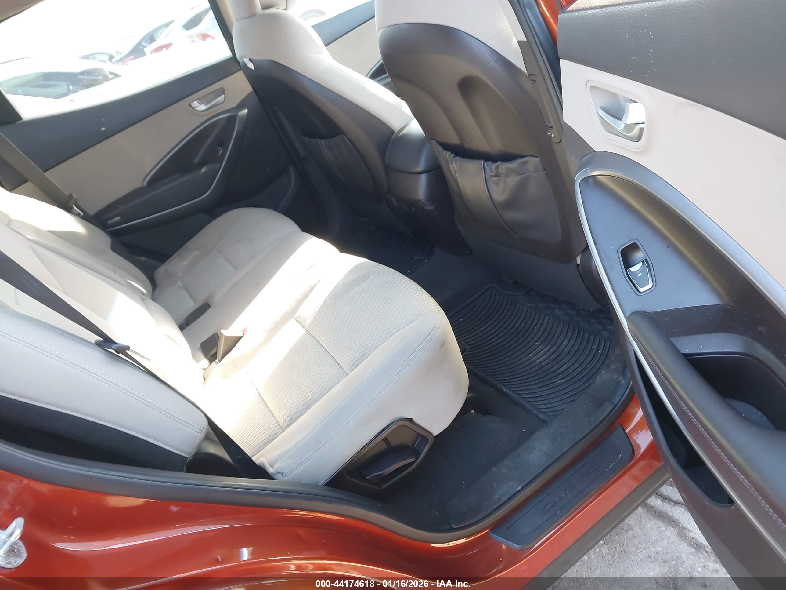HYUNDAI SANTA image 8